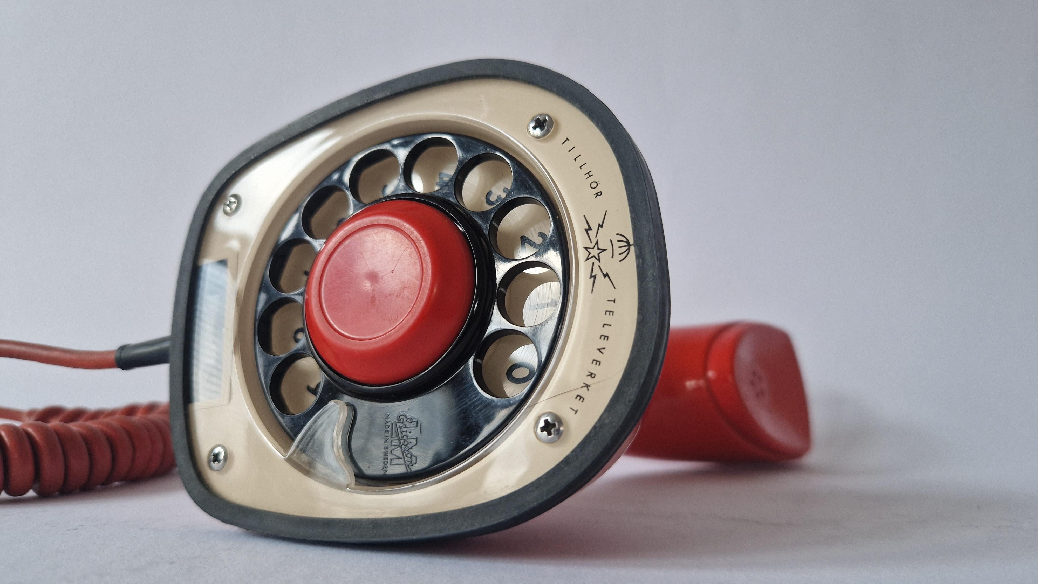 Ericofon Midcentury Plastic Cobra Telephone, L.M Ericsson, Sweden 1960s For Sale 1
