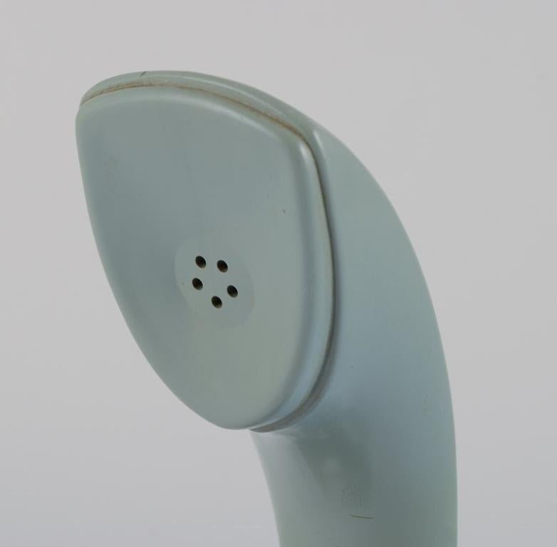 Ericsson Cobra / Ericofon, analogue telephone in green plastic. 1960s. For Sale 1