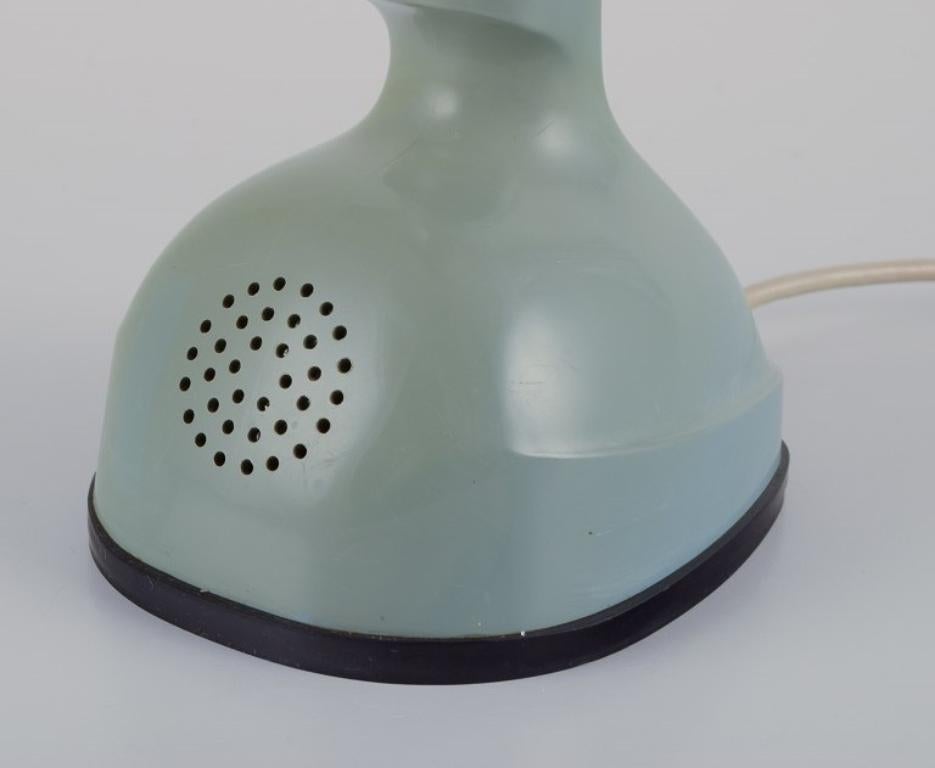 Ericsson Cobra / Ericofon, analogue telephone in green plastic. 1960s. For Sale 2