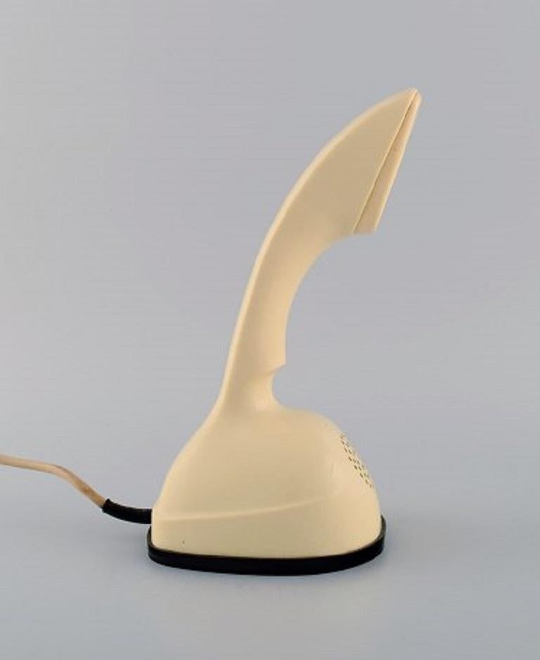 Ericsson Cobra- Telefon aus cremefarbenem Kunststoff mit drehbarem Tisch an der Unterseite (Skandinavische Moderne) im Angebot