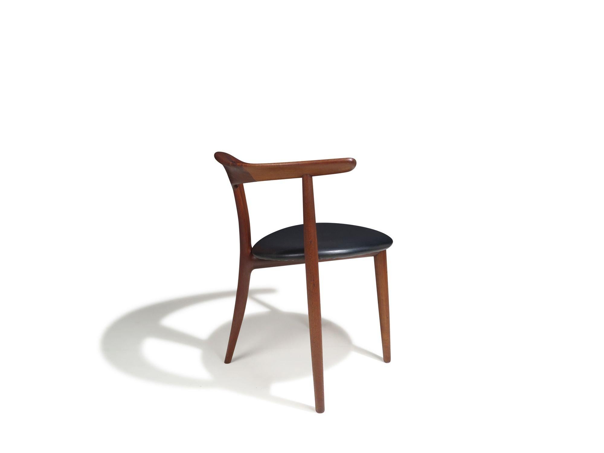 Scandinavo moderno Erik Andersen e Palie Andersen Poltrone squisitamente scolpite a mano in vendita