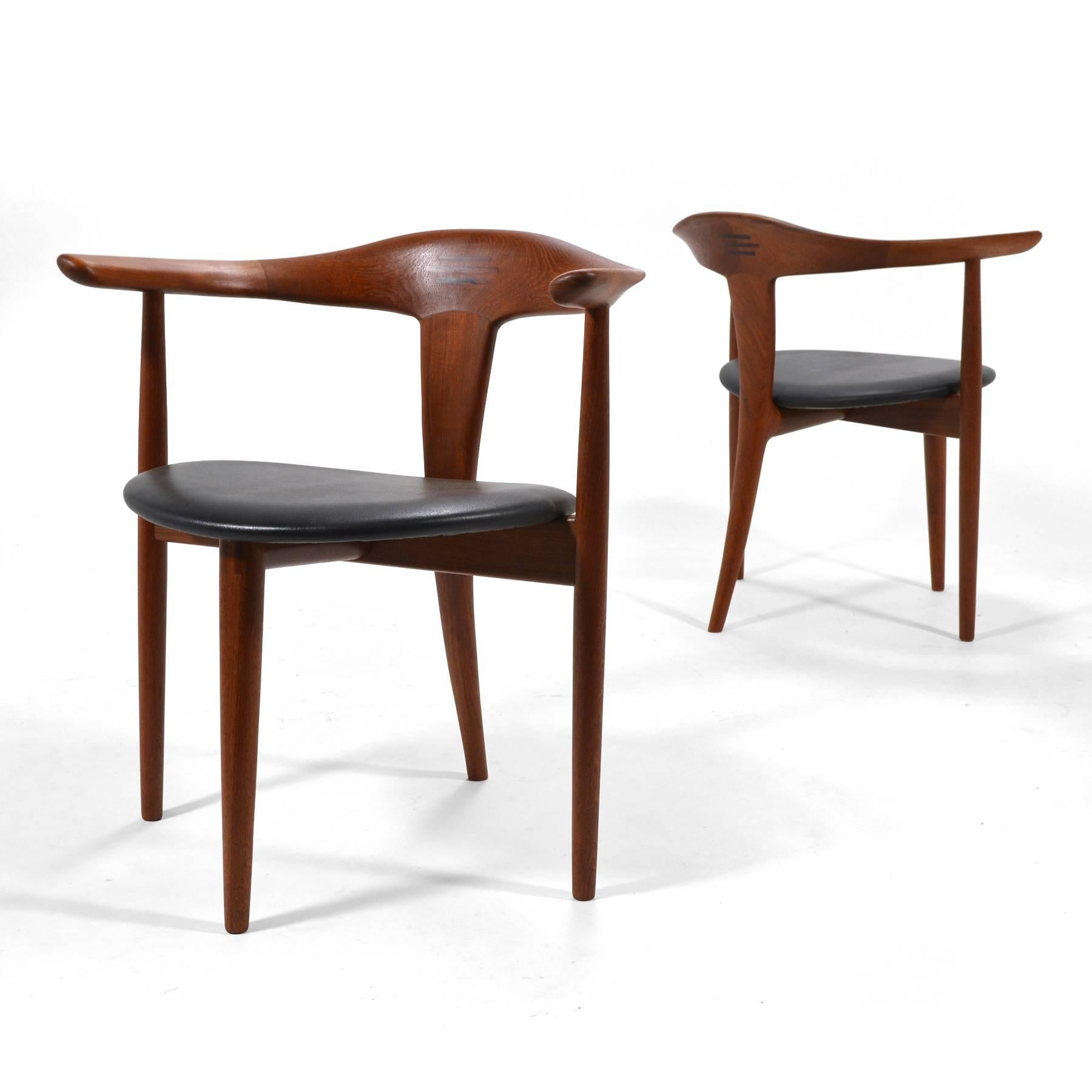 Erik Andersen and Palle Pedersen Pair of Rare Arm Chairs For Sale 2