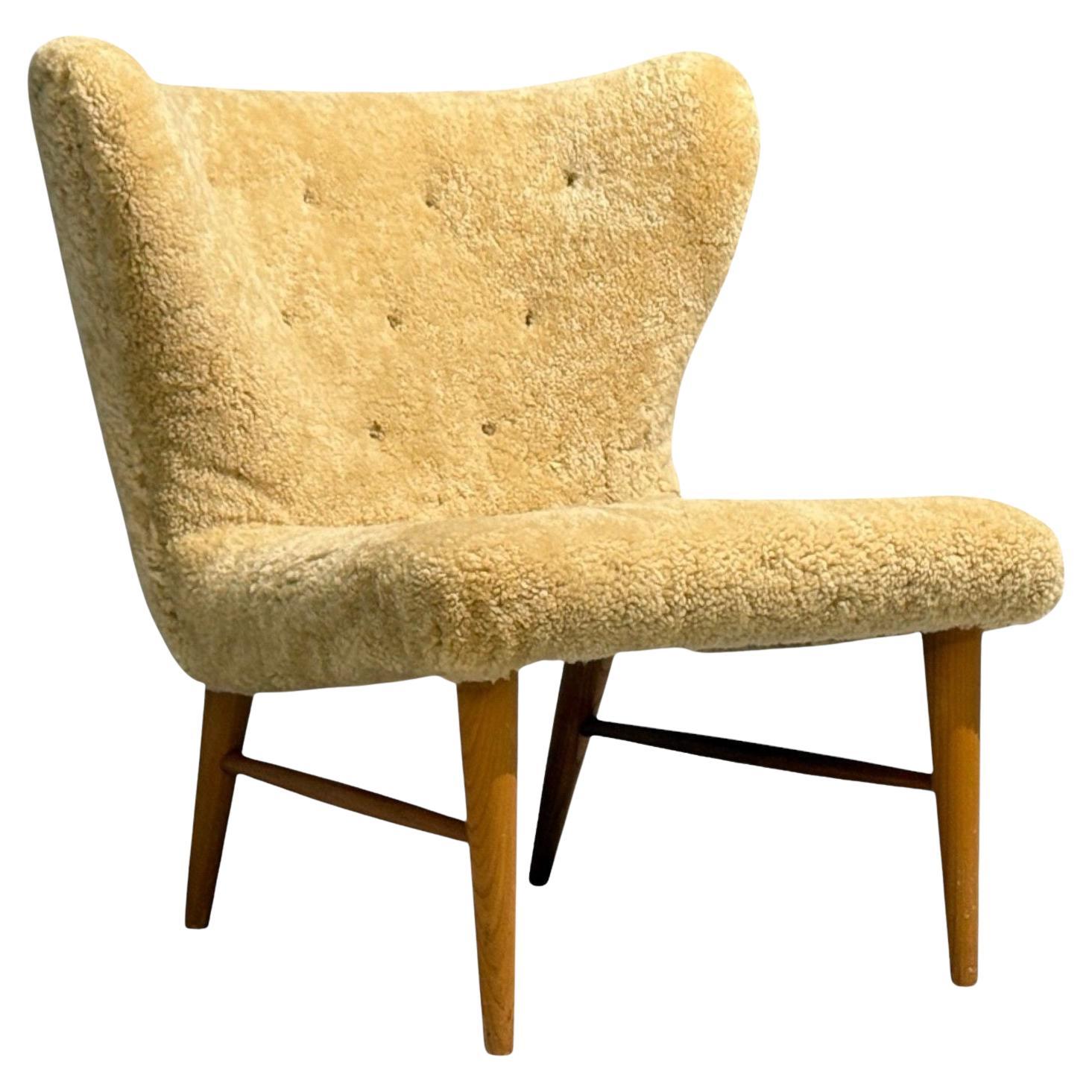 Erik Bertil Karlén, Rare Easy Chair, Beeche, Shearling, Suède, années 1940 en vente