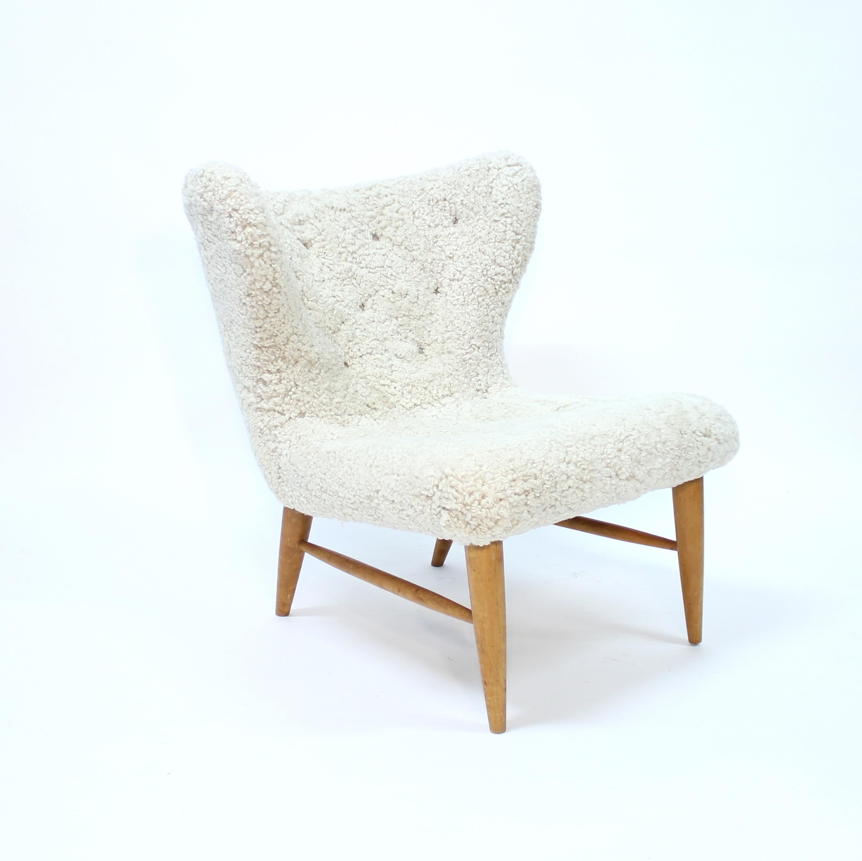 Erik Bertil Karlén, Swedish sheep skin lounge chair for Firma Rumsinteriör, 1940 In Good Condition For Sale In Uppsala, SE