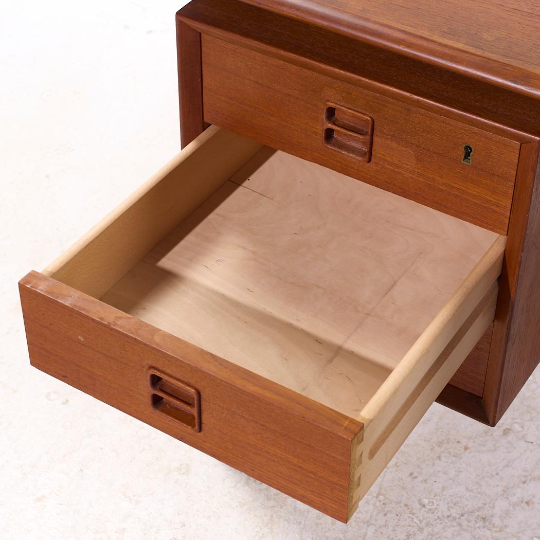 Erik Brouer for Brouer Møbelfabrik Mid Century Danish Teak Desk im Angebot 2