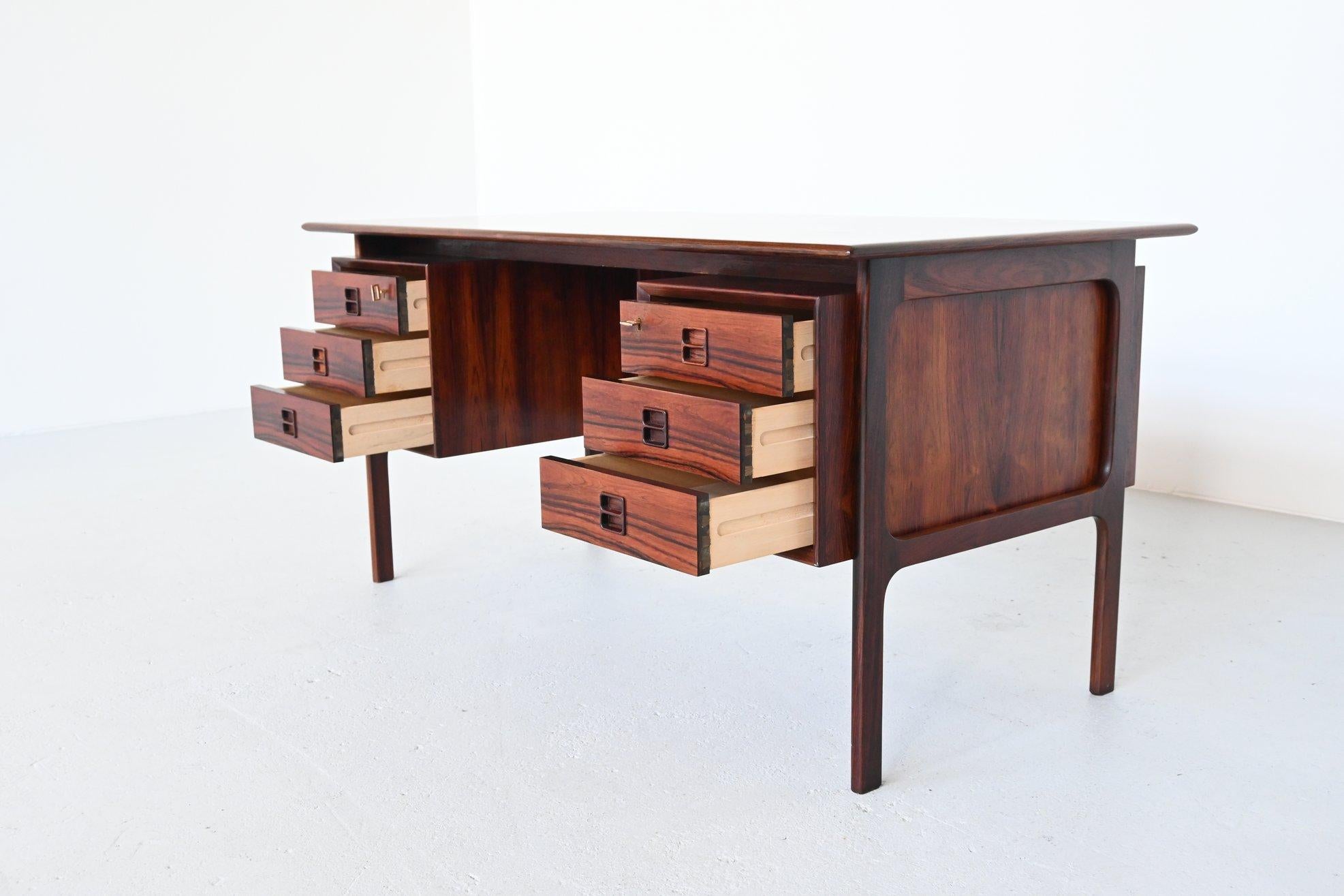 Erik Brouer Rosewood Desk Brouer Møbelfabrik, Denmark, 1960 In Good Condition In Etten-Leur, NL