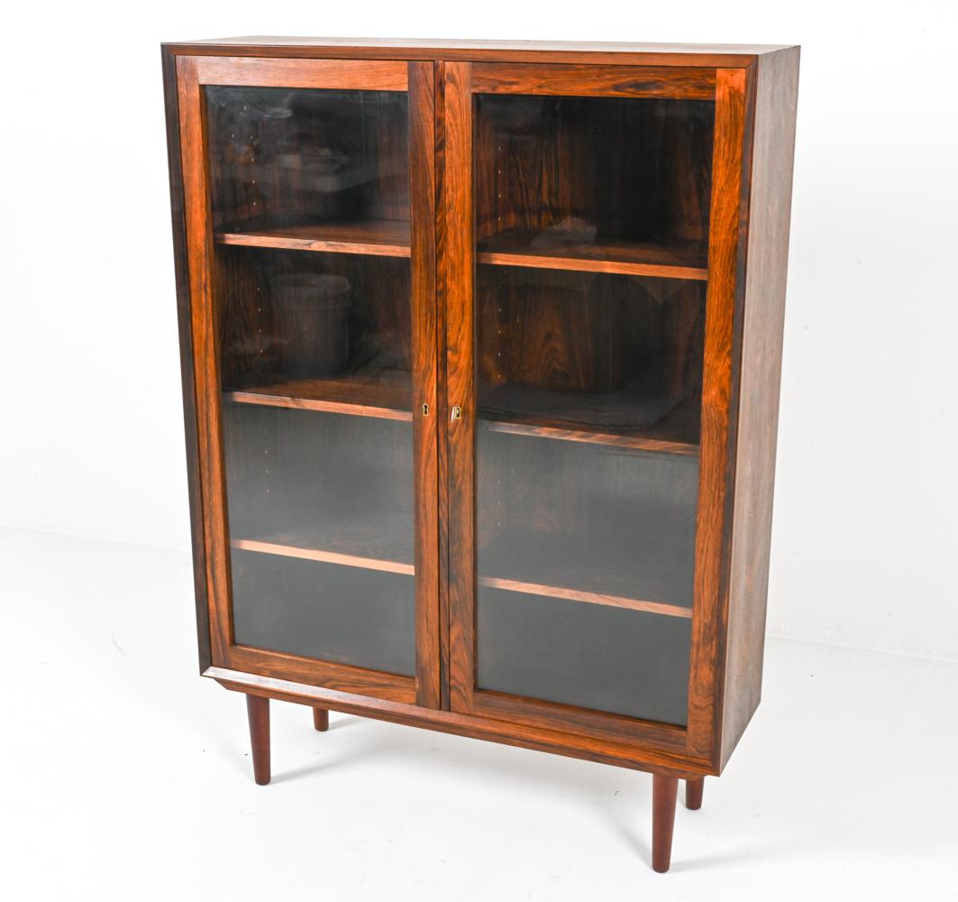 Mid-Century Modern Erik Brouer Rosewood Display Cabinet, Denmark 1960s For Sale