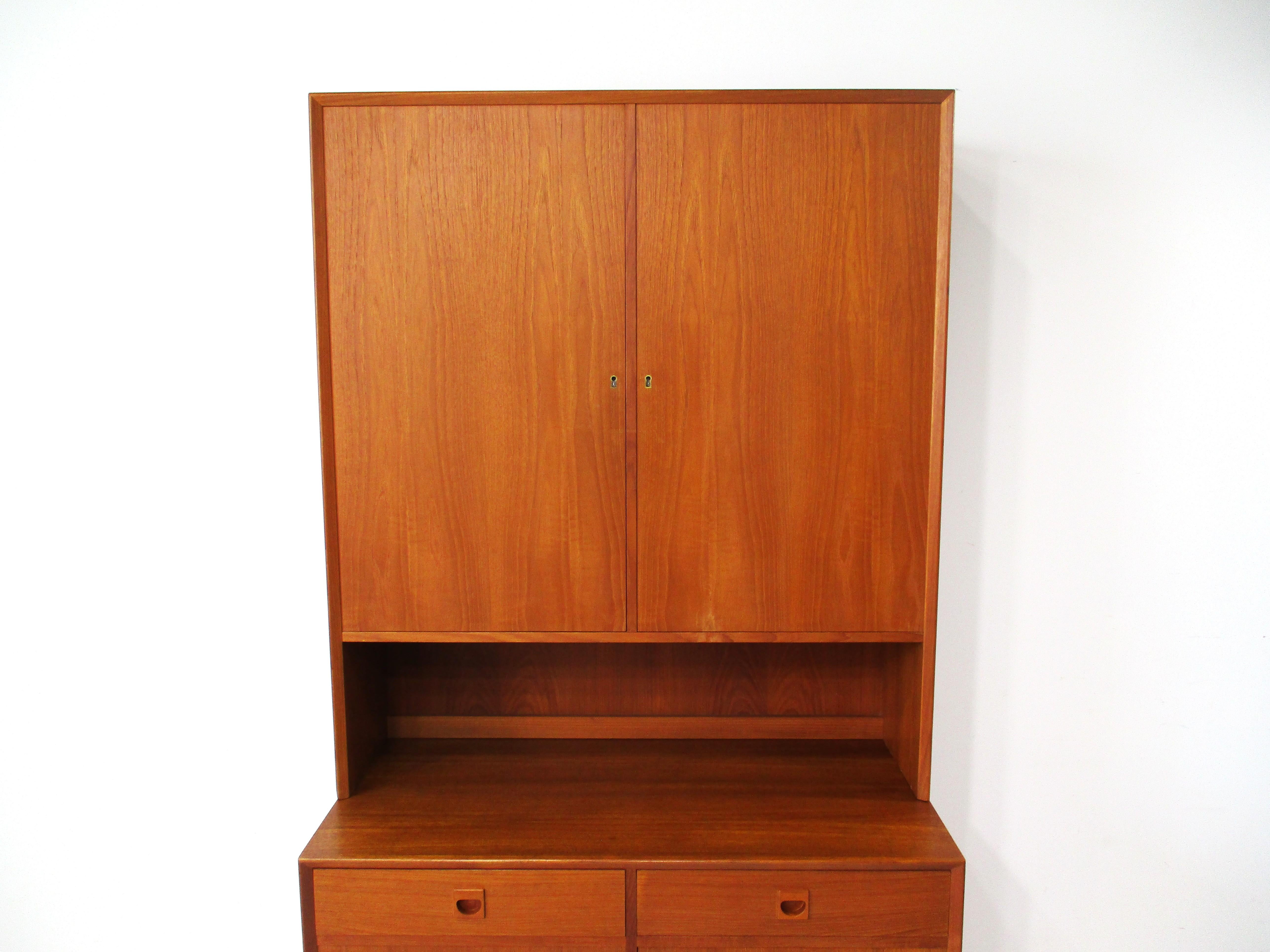 Erik Brouer Teak 2 pezzi. Cassettiera per Brouer Mobelfabrik Danimarca In condizioni buone in vendita a Cincinnati, OH
