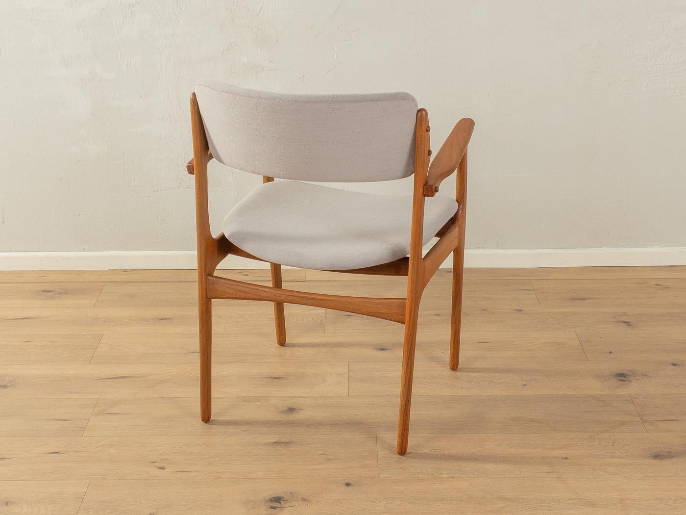 Erik Buch armchair for Oddense Maskinsnedkeri In Good Condition For Sale In Neuss, NW
