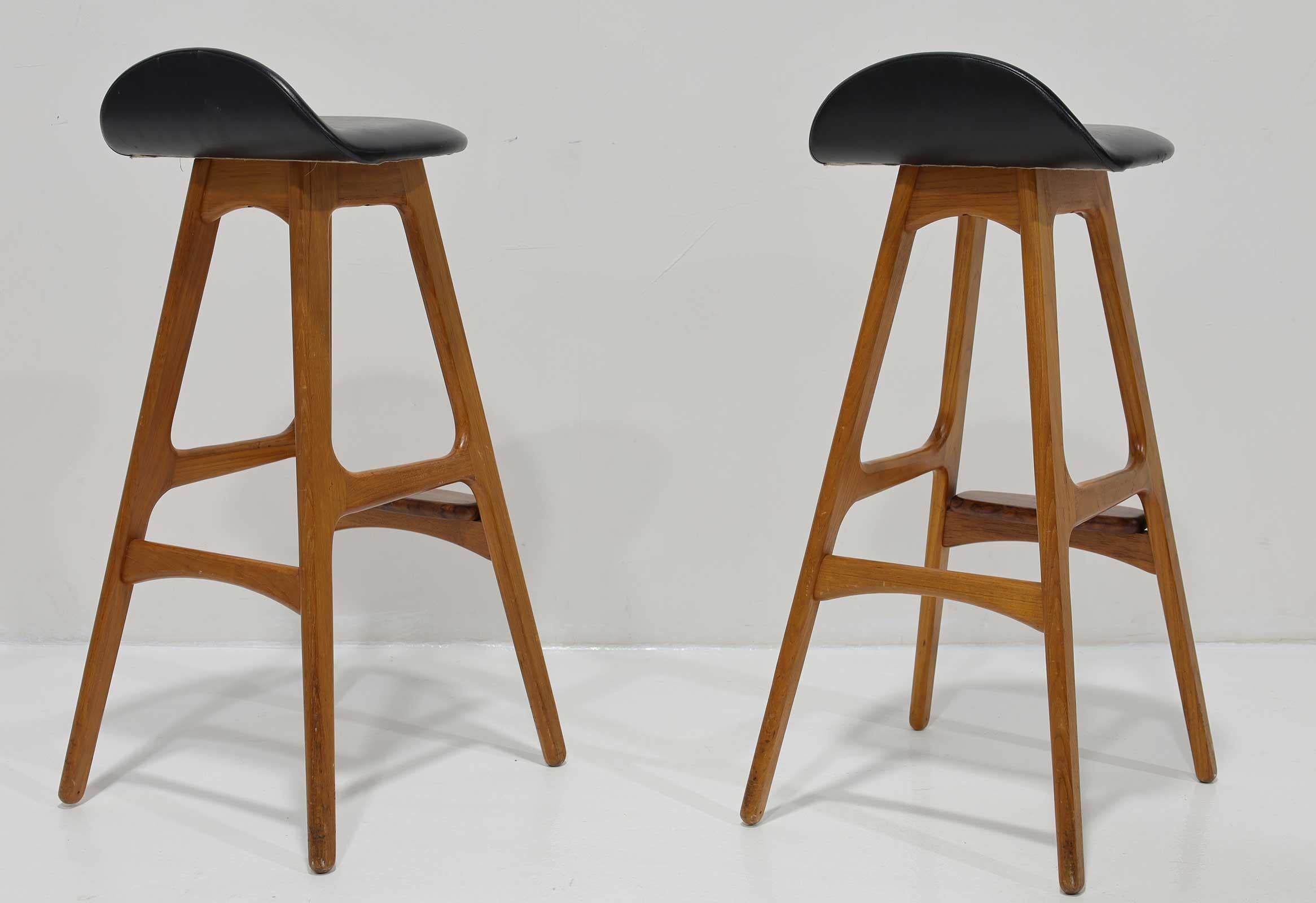 Erik Buch Bar Stools Model OD-61, O. D. Mobler, in Teak and Rosewood In Good Condition For Sale In Dallas, TX