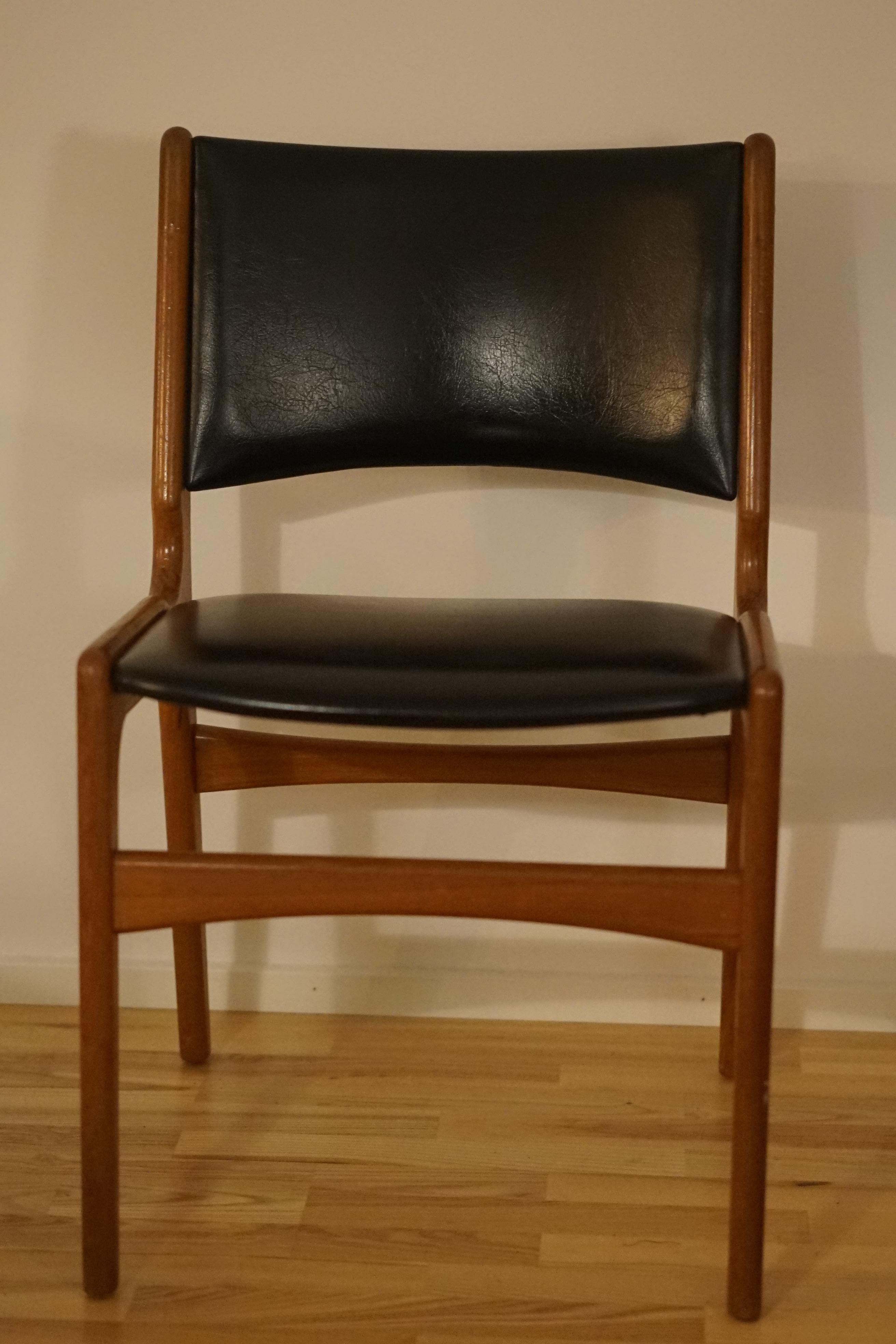 Scandinavian Modern Erik Buch Dining Chairs in Solid Teak and Black Leather For Sale