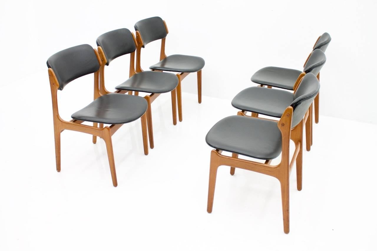 Erik Buch Dining Chairs in Teak and Black Leather, Denmark 1960s In Good Condition In Frankfurt / Dreieich, DE