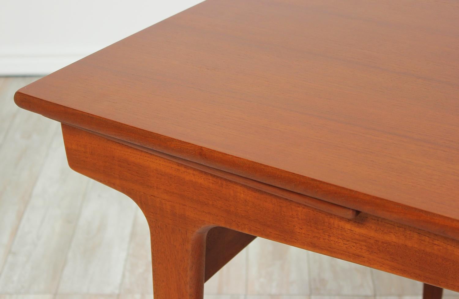Erik Buch Dining Table for Funder-Schmidt & Madsen In Excellent Condition In Los Angeles, CA