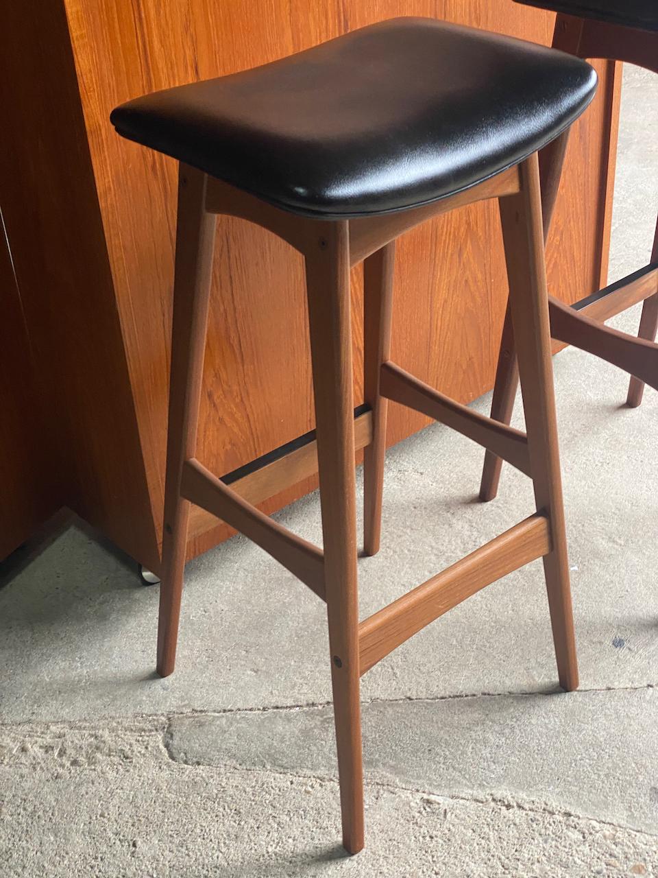Erik Buch Drinks Bar and Barstools by Johannes Andersen, Circa 1960 In Good Condition In Longdon, Tewkesbury