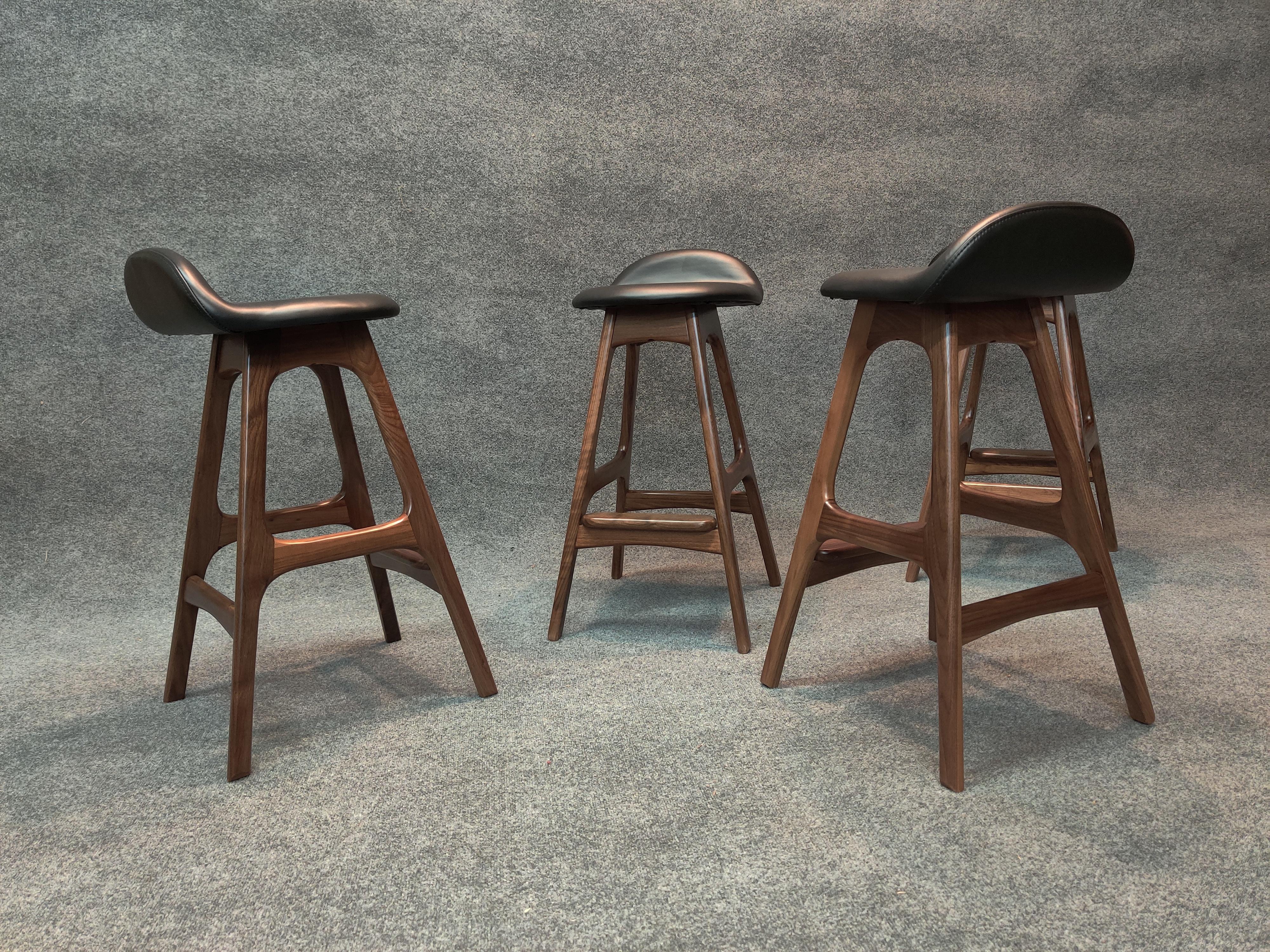 Erik Buch for France and Son Set of 4 Model 61 Barstools Walnut and Leather In Good Condition In Philadelphia, PA
