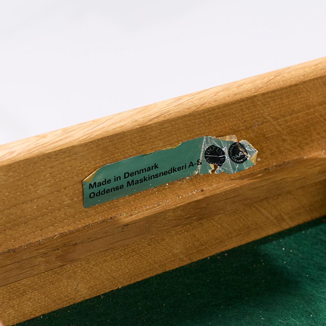 Erik Buch per Oddense Maskinsnedkeri Credenza danese di metà secolo in teak in vendita 6
