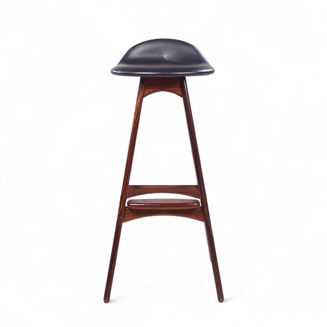 Erik Buch pour Oddense Møbler OD-61 Tabourets de bar danois en bois de rose - Lot de 4 Bon état - En vente à Countryside, IL