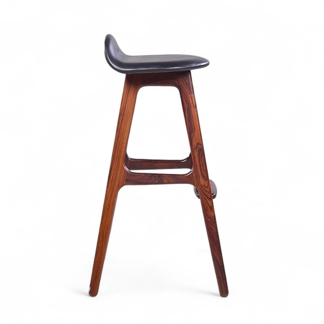 Tissu d'ameublement Erik Buch pour Oddense Møbler OD-61 Tabourets de bar danois en bois de rose - Lot de 4 en vente