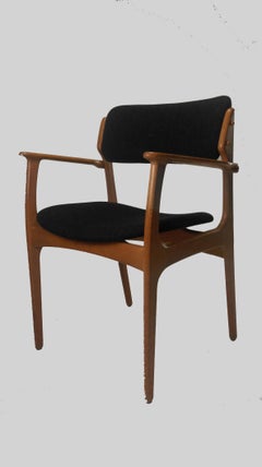 Erik Buch Four Restored and Reupholstered Dining Chairs and Two Armchairs in Oak