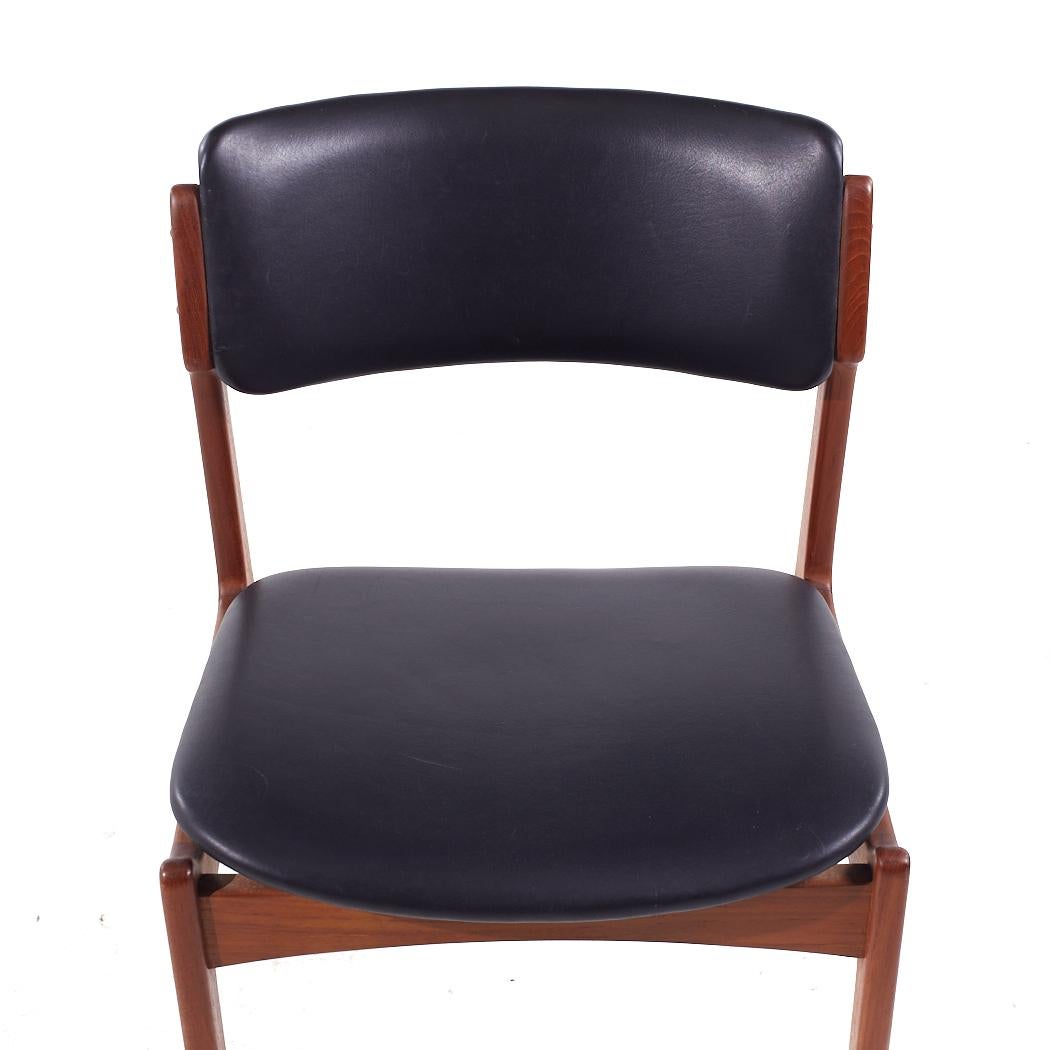 Erik Buch Mid Century Danish Teak Dining Chairs - Set of 8 en vente 3