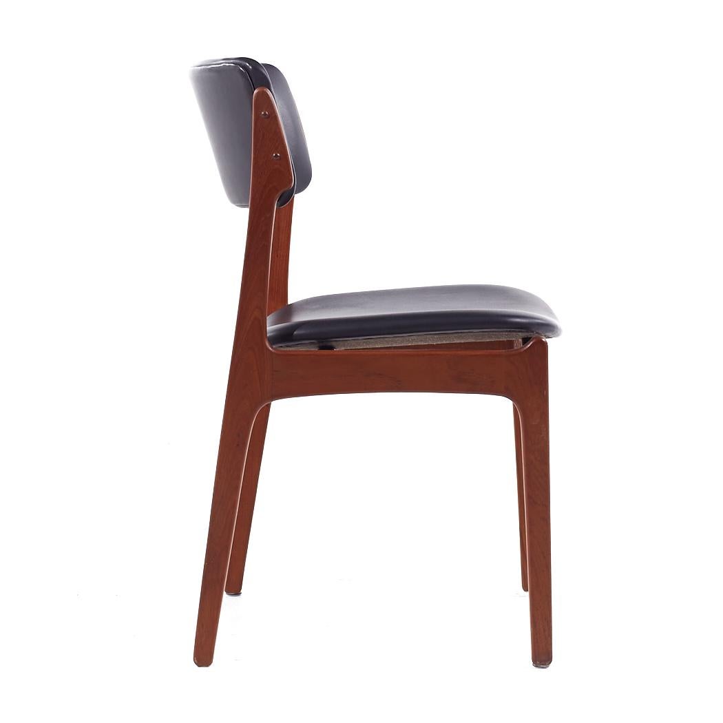 Tissu d'ameublement Erik Buch Mid Century Danish Teak Dining Chairs - Set of 8 en vente