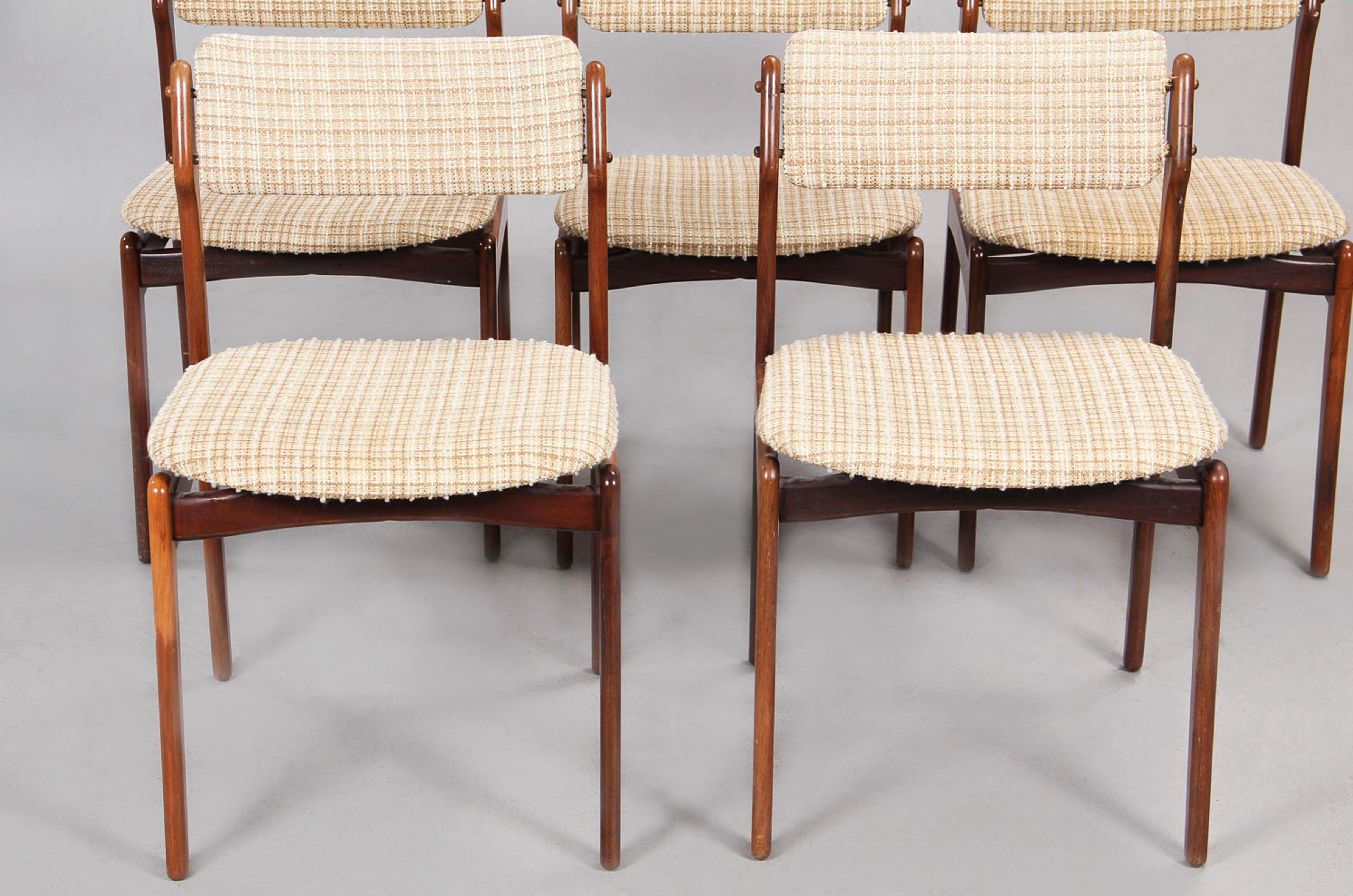 Set of four dining chairs model 49 in rosewood with floating seat designed by Erik Buch for Oddense Maskinsnedkeri in Denmark, 1960s
These items are in original condition, can be sold as they are or fully restored, the price shown is in original