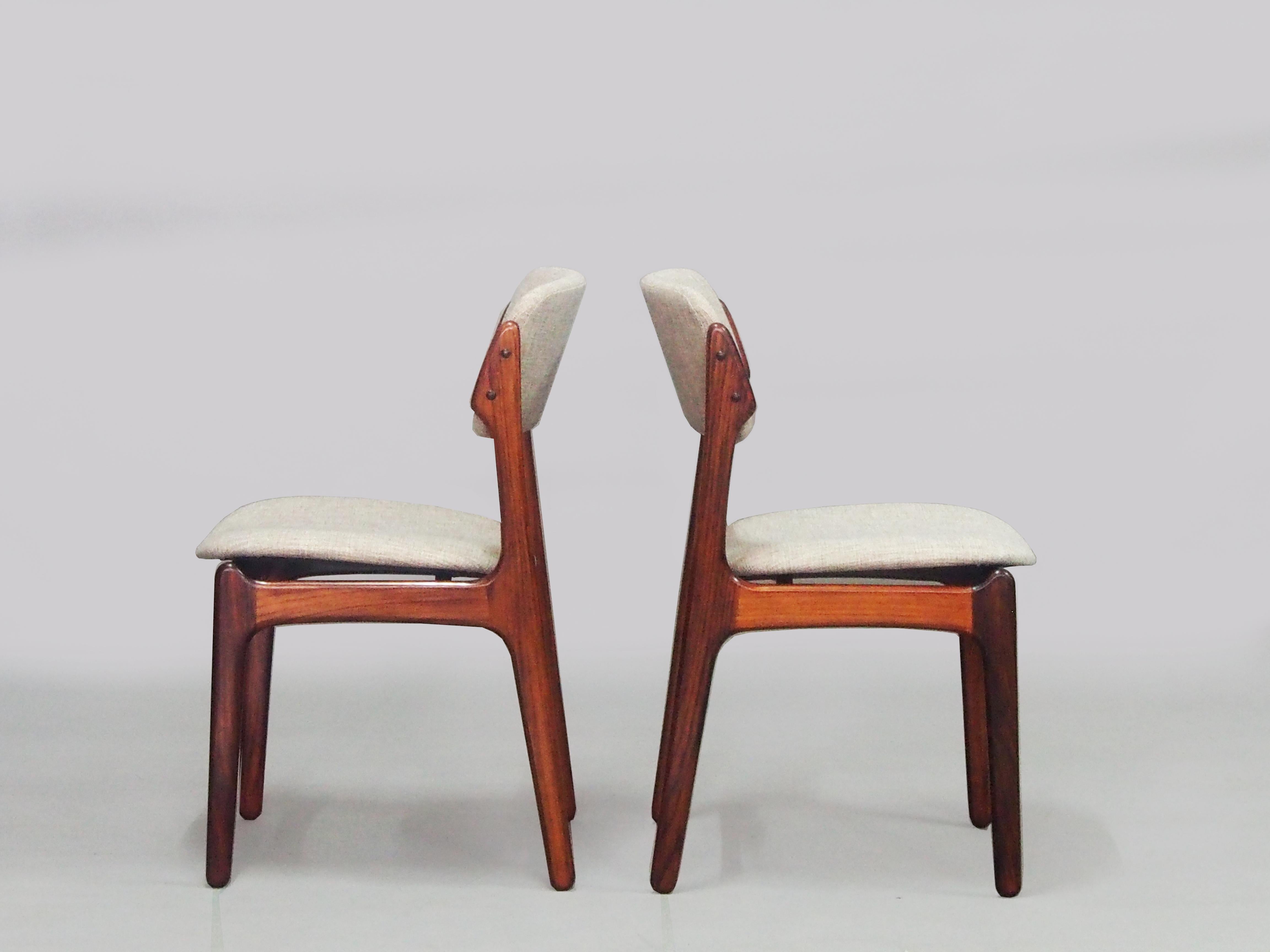 Set of four dining chairs model 49 in rosewood with floating seat designed by Erik Buch for Oddense Maskinsnedkeri in Denmark, 1960s
Fully restored, hand-made varnish by our own team of craftsmen.
   