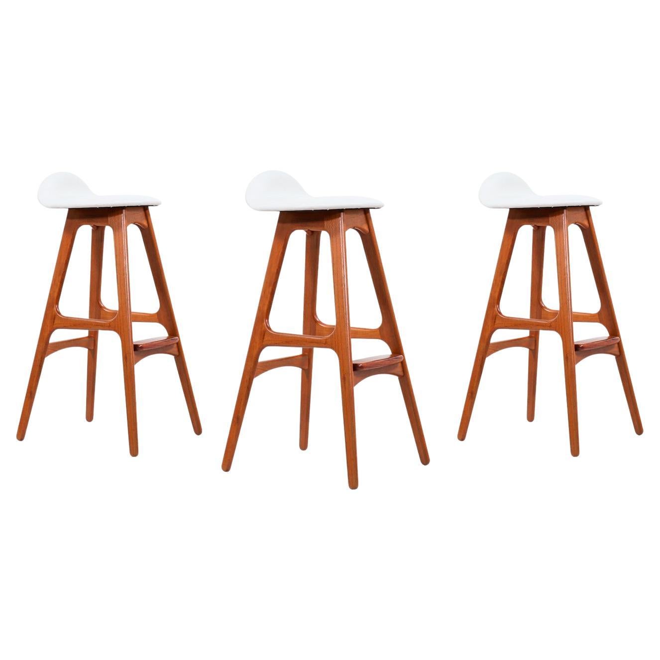 Erik Buch Sculpted Teak & White Leather Bar Stools for Oddense Maskinsnedkeri For Sale