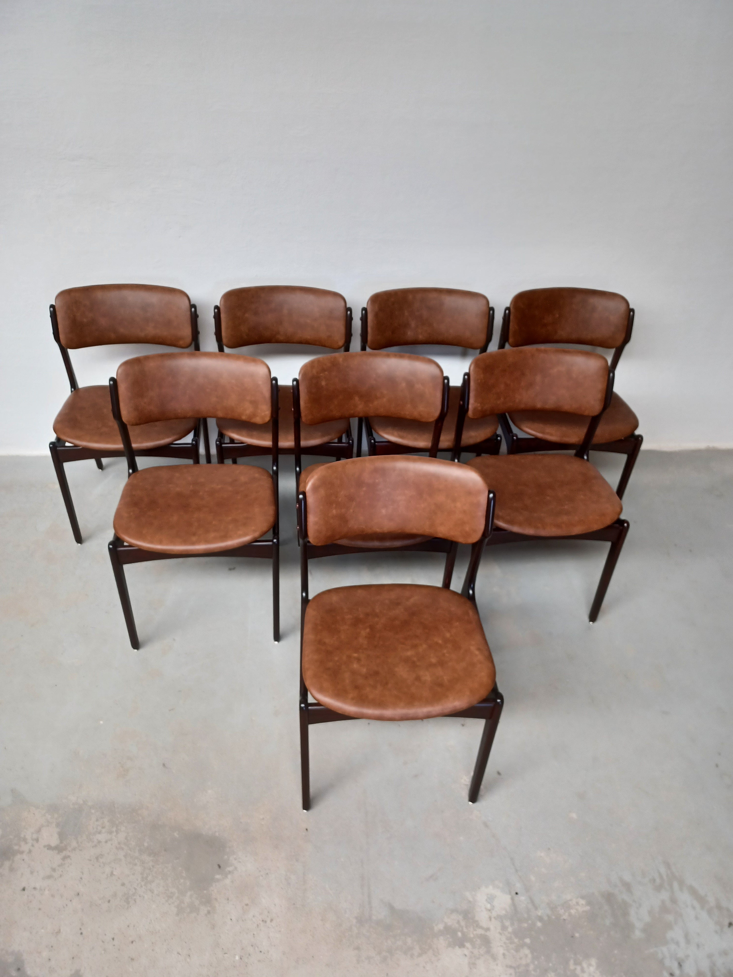 Erik Buch Set of Eight Fully Restored Tanned Oak Dining Chairs Inc. Reupholstery For Sale