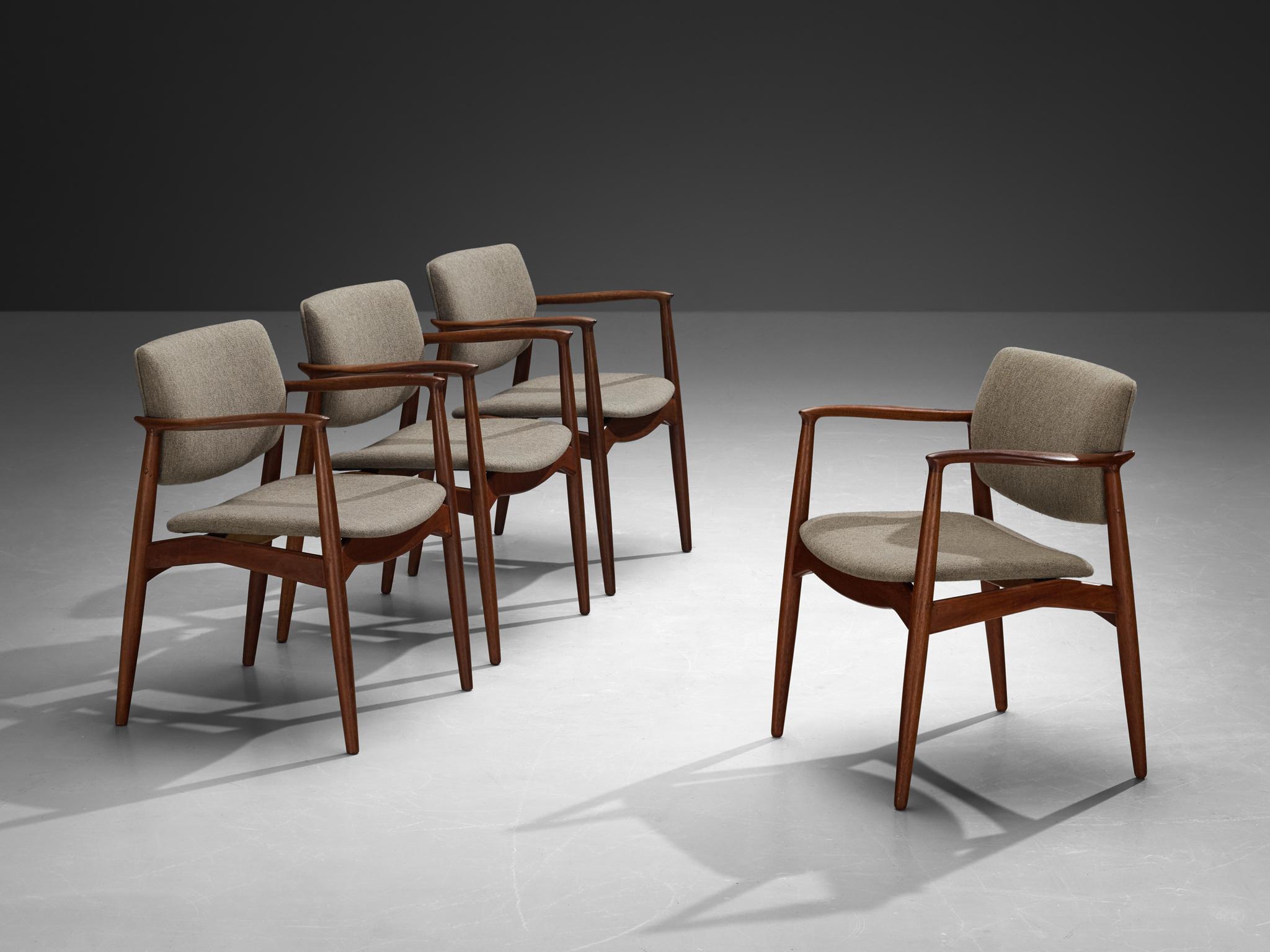 Sedie da pranzo Erik Buch, teak, Danimarca, anni '60.

Queste poltrone squisitamente eleganti e realizzate in modo impeccabile sono state progettate dal famoso designer danese Erik Buch, un maestro dell'estetica moderna di metà secolo. Abilmente