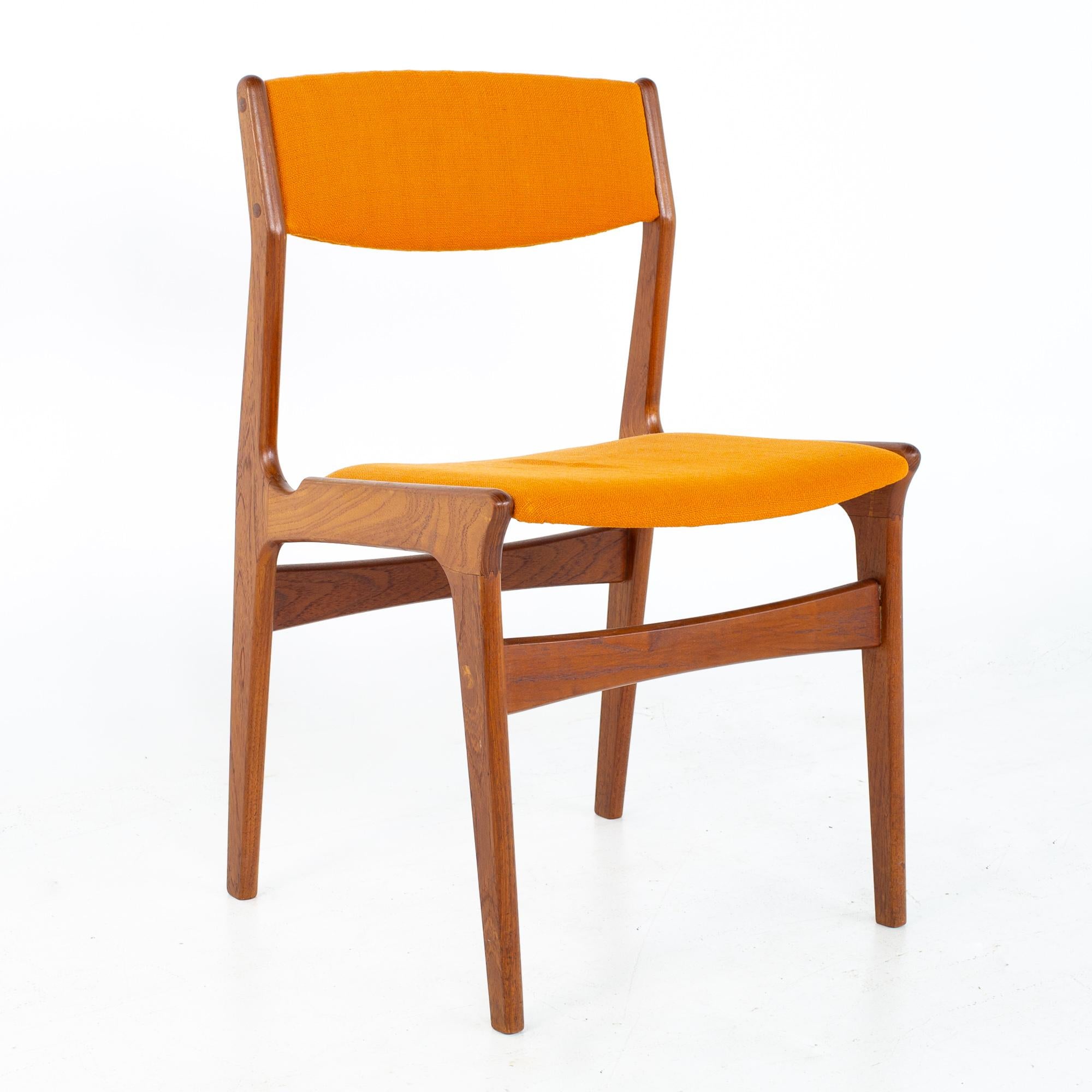 Erik Buch Style Dyrlund Mid Century Danish Teak Dining Chairs, Set of 4 In Good Condition In Countryside, IL