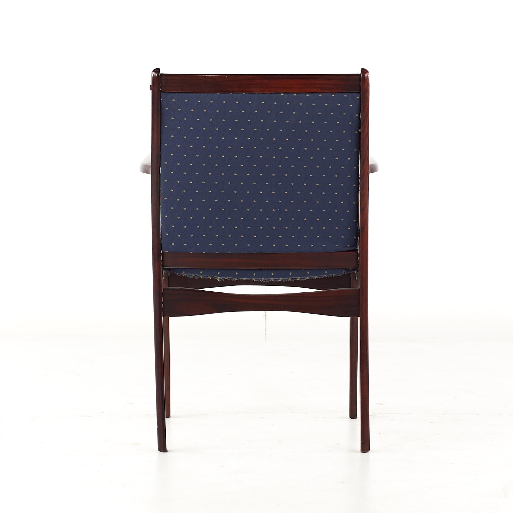 Esszimmerstühle aus Rosenholz im Erik Buch-Stil aus der Mitte des Jahrhunderts, 8er-Set im Angebot 8