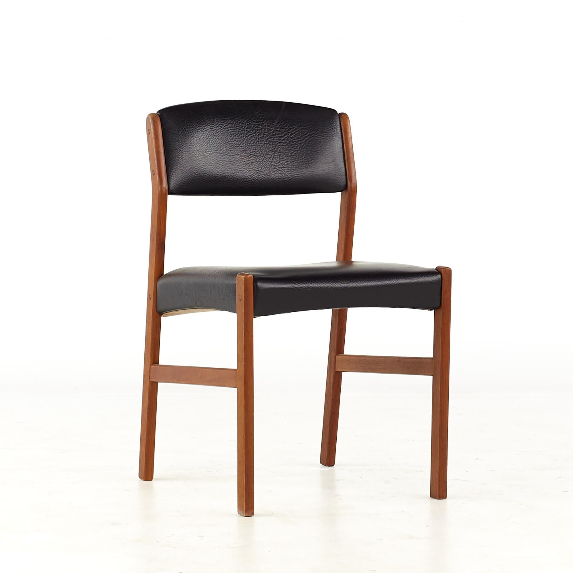 Mid-Century Modern Erik Buch Style Mid Century Teak Dining Chairs, Set of 6 For Sale