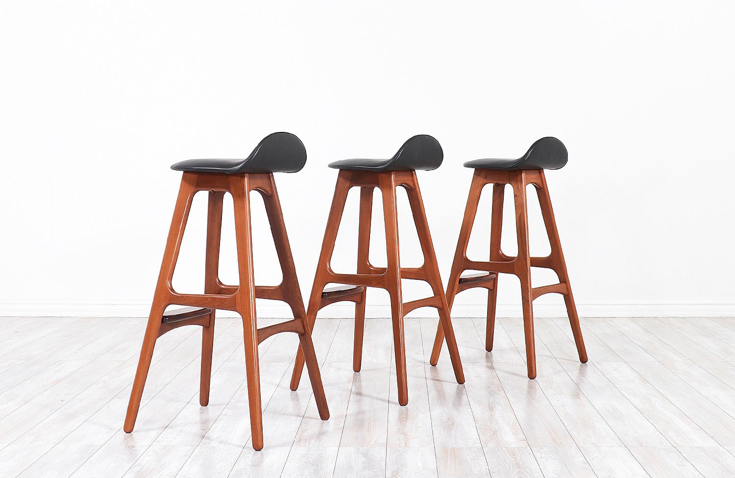 Mid-20th Century Erik Buch Teak & Black Leather Bar Stools for Oddense Maskinsnedkeri