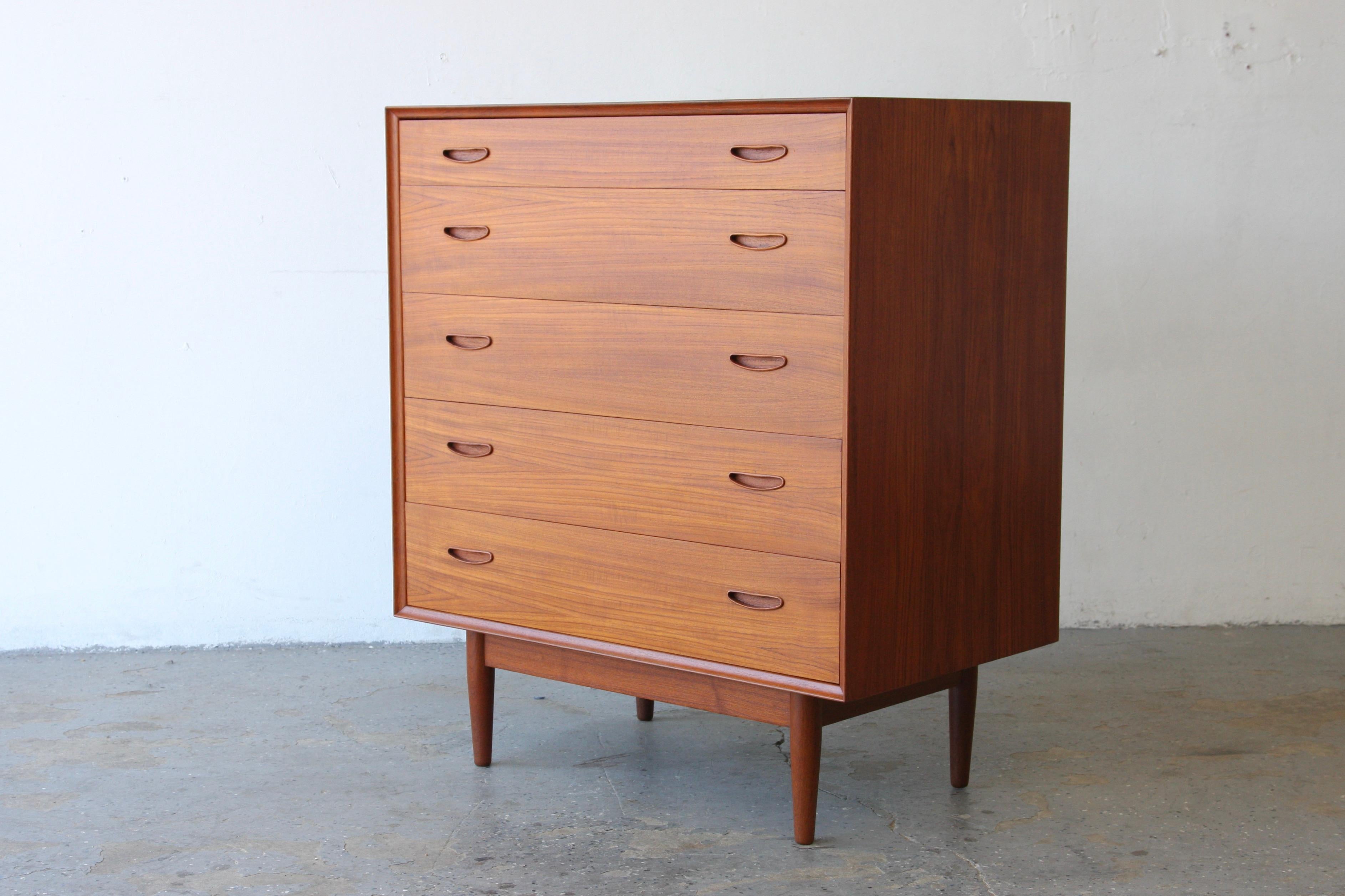 Mid-Century moderno Cassapanca da uomo moderna danese in teak Erik Buch in vendita