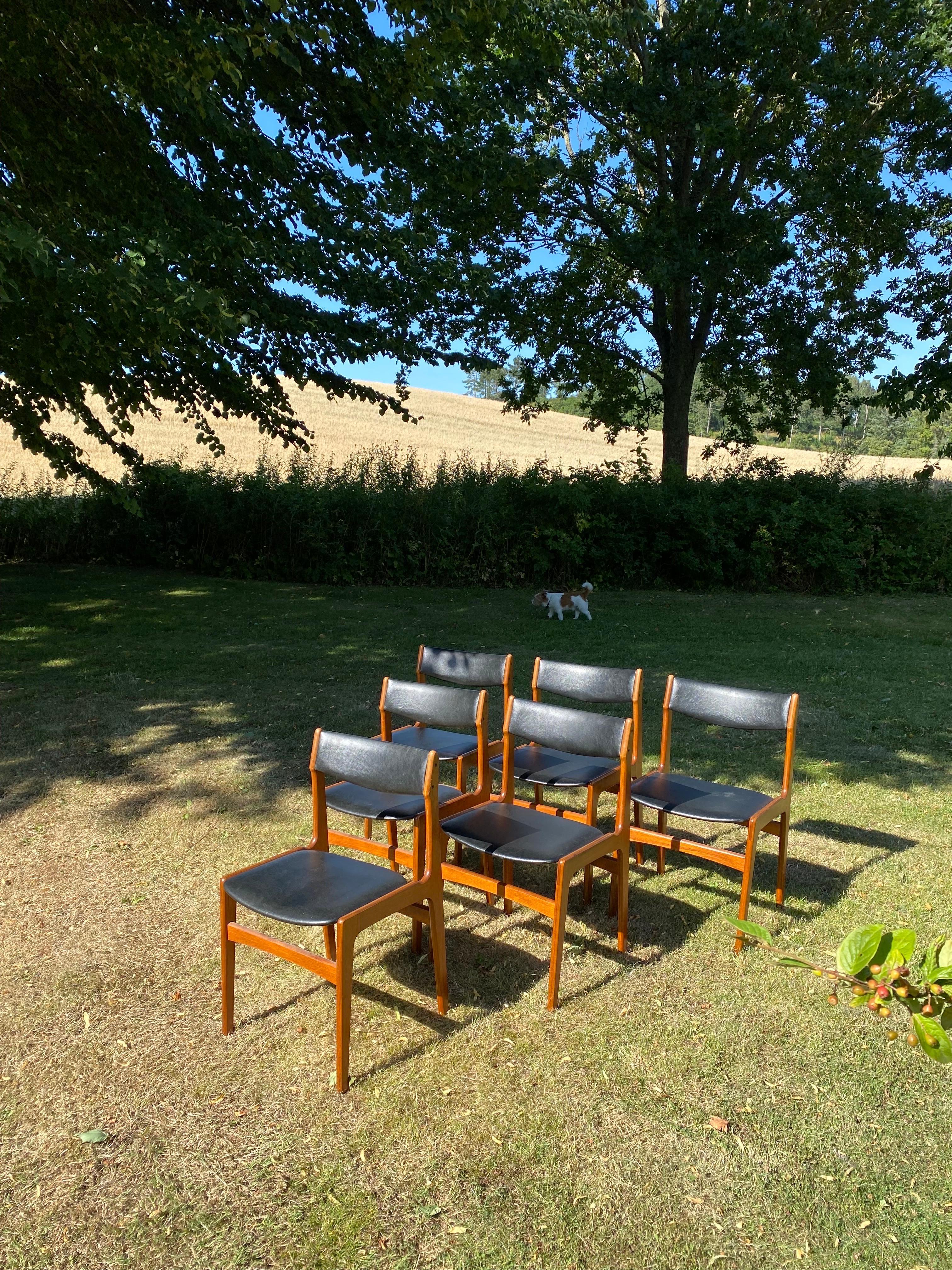 Erik Buck Dining Chairs in Teak For Sale 1