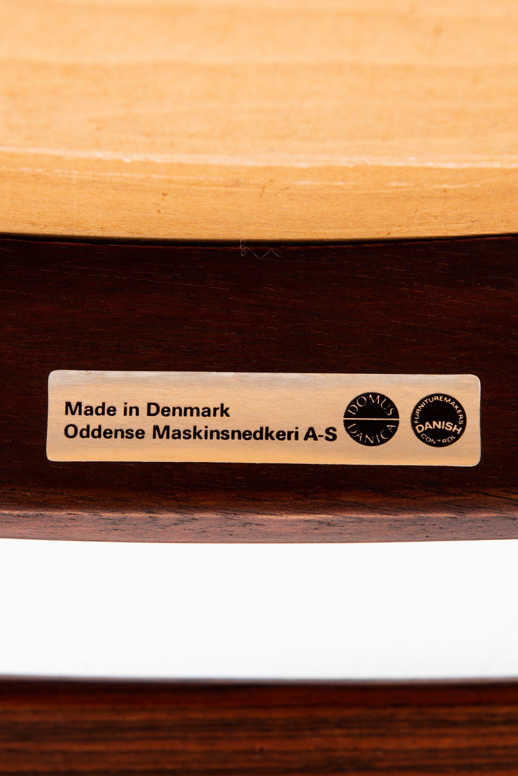Esszimmerstühle mit Erik Schnalle Modell OD-49 von Oddense Maskinsnedkeri A/S in Dänemark (Dänisch) im Angebot
