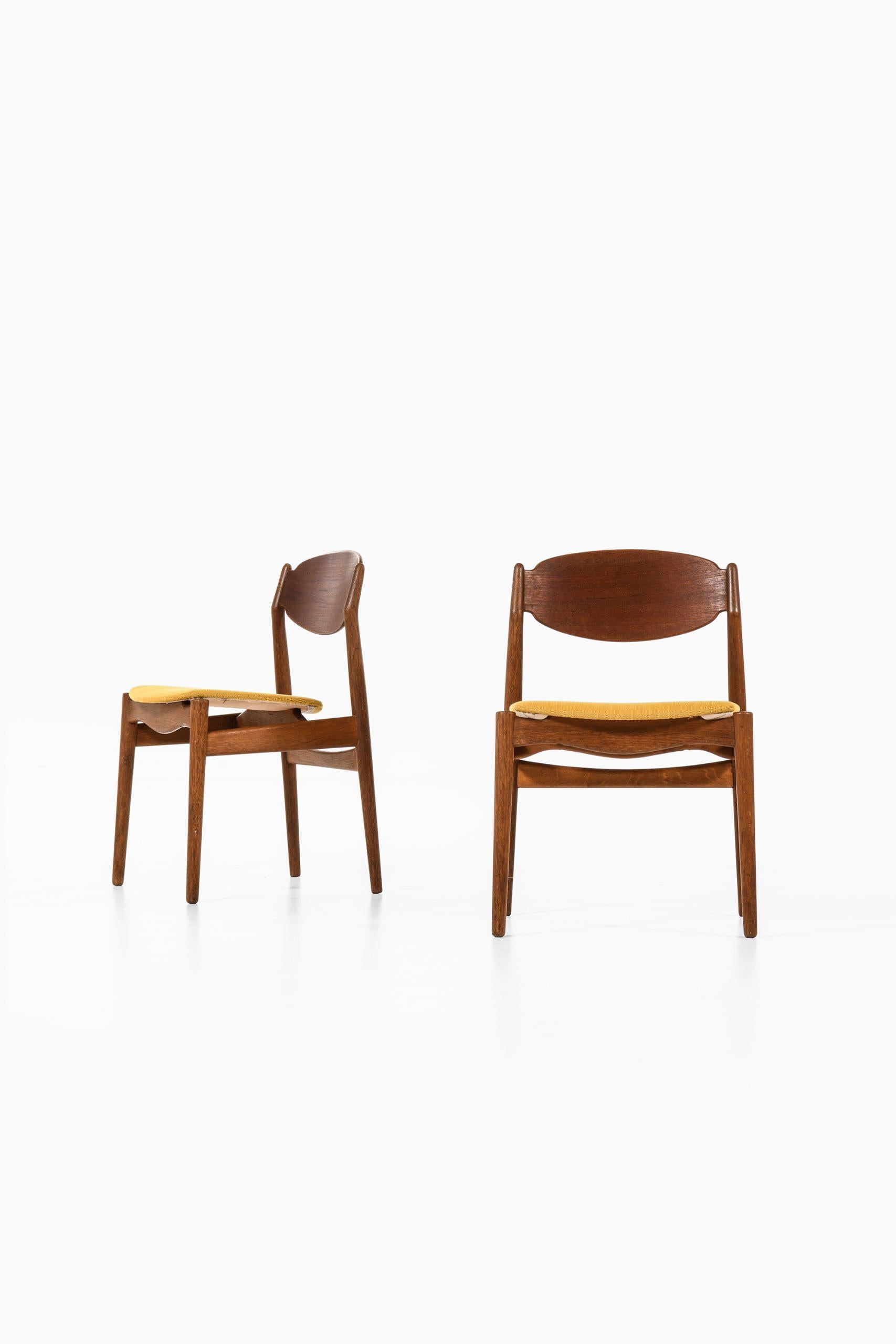 Rare set of 6 dining chairs designed by Erik Buck. Produced by Vamo Møbelfabrik in Denmark.
