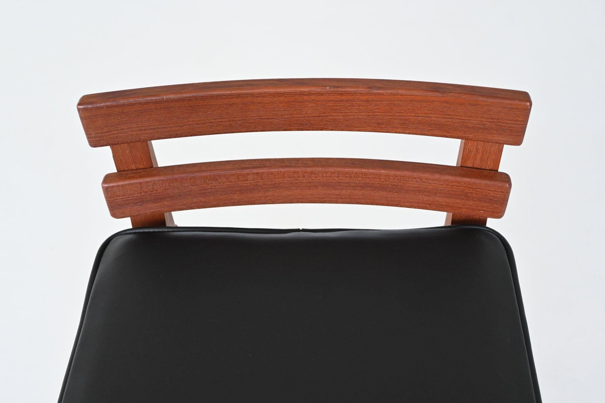 Erik Buck set of three bar stools in teak and leather Dyrlund Denmark 1960 For Sale 5