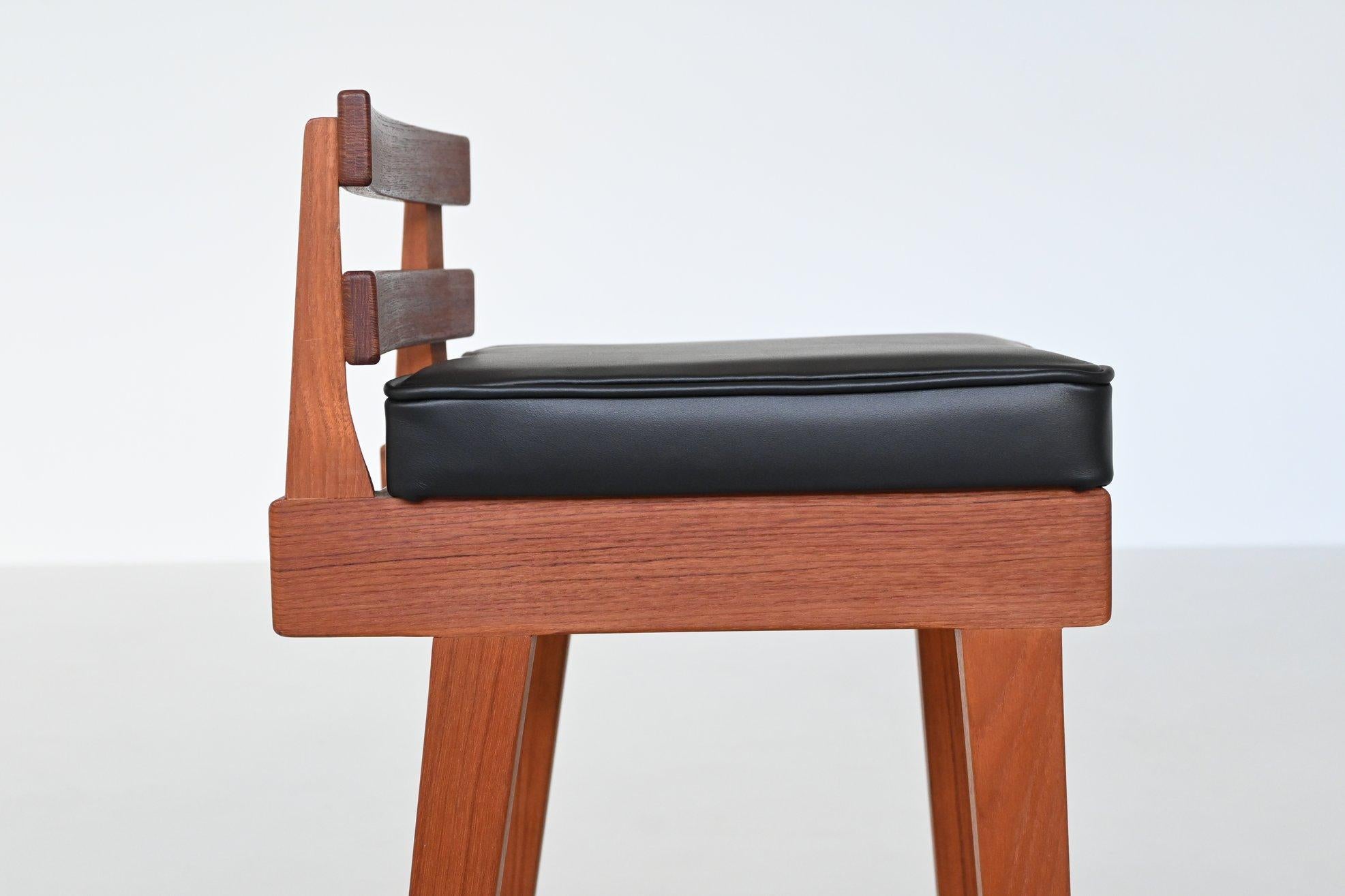 Erik Buck set of three bar stools in teak and leather Dyrlund Denmark 1960 For Sale 6