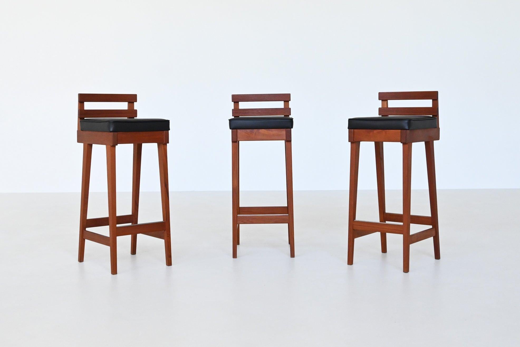 Mid-20th Century Erik Buck set of three bar stools in teak and leather Dyrlund Denmark 1960 For Sale