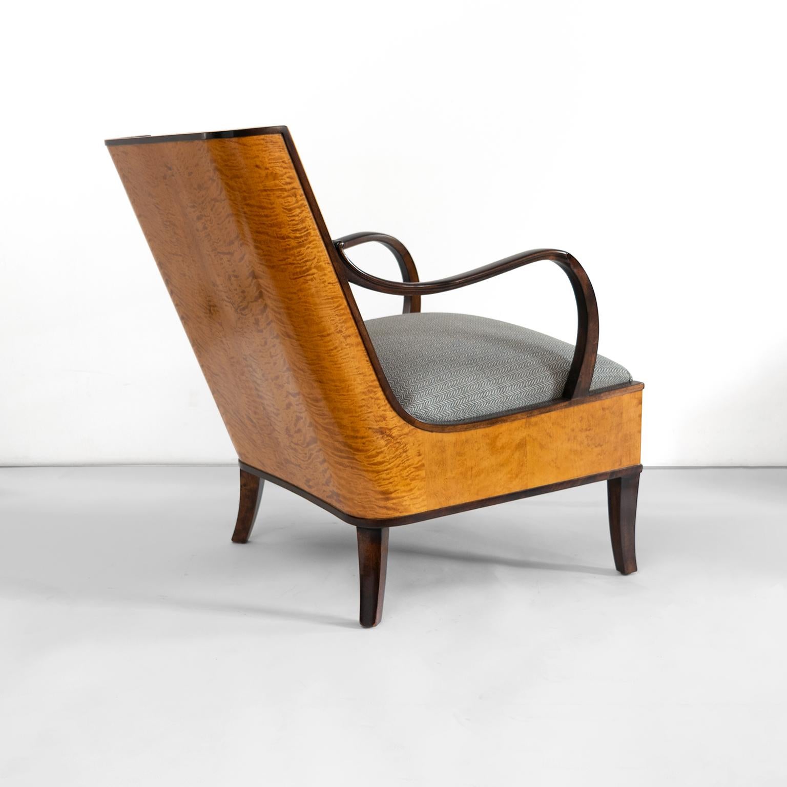 Erik Chambert Swedish Art Deco Pair of Lounge Chairs with Flame Birch Veneer In Good Condition In New York, NY