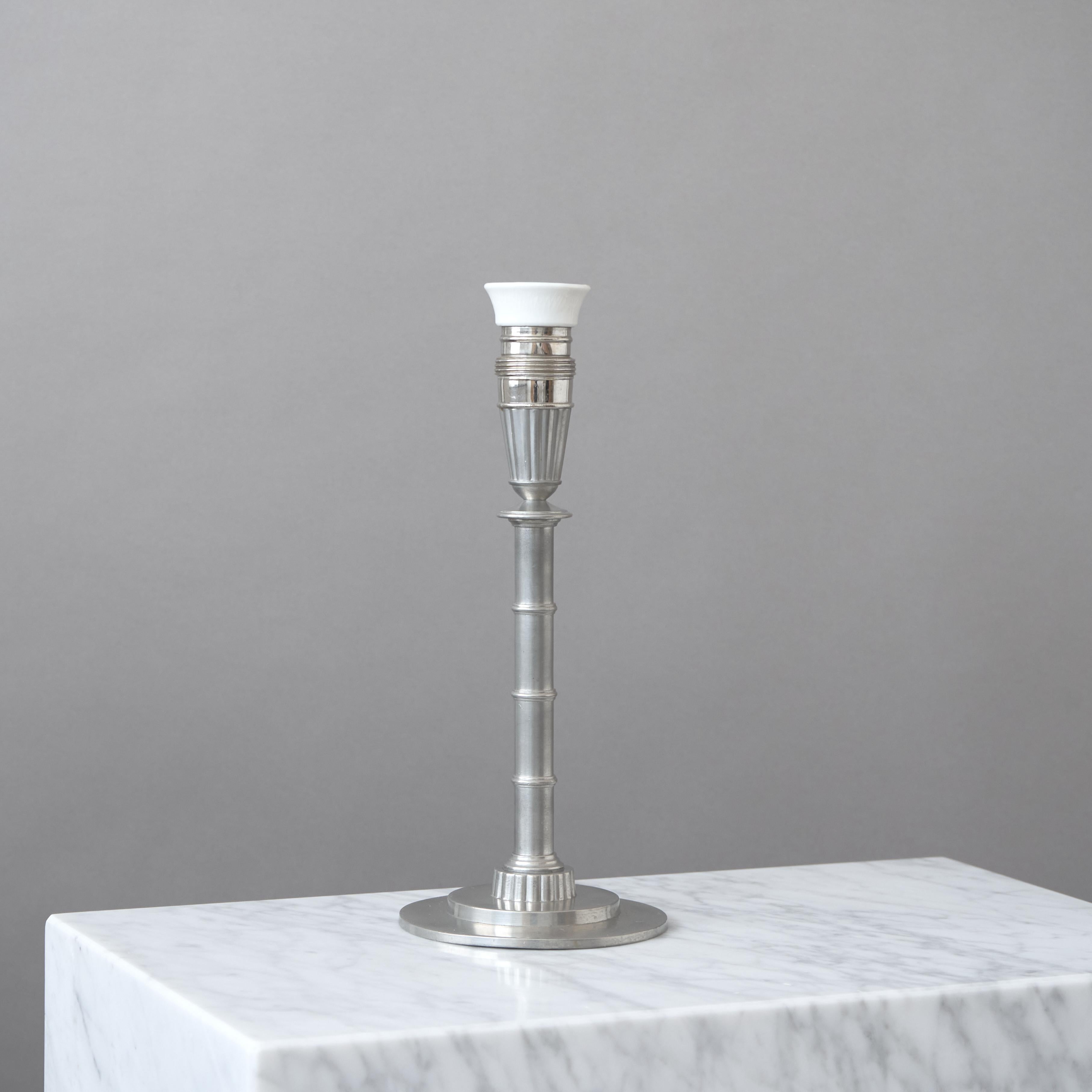 Erik Fleming, Lámpara de sobremesa Art Déco / Gracia sueca de estaño, Suecia, 1932. Peltre en venta