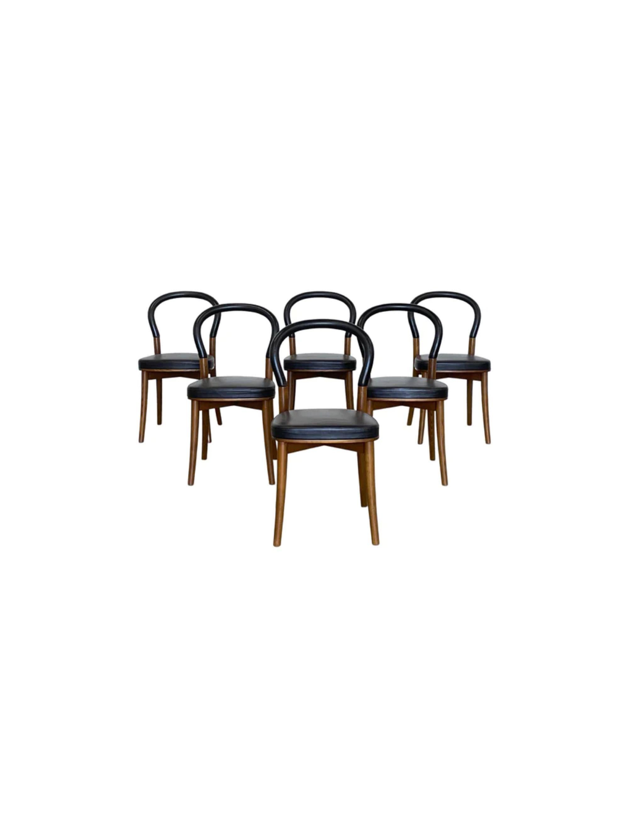 Ensemble de six chaises 