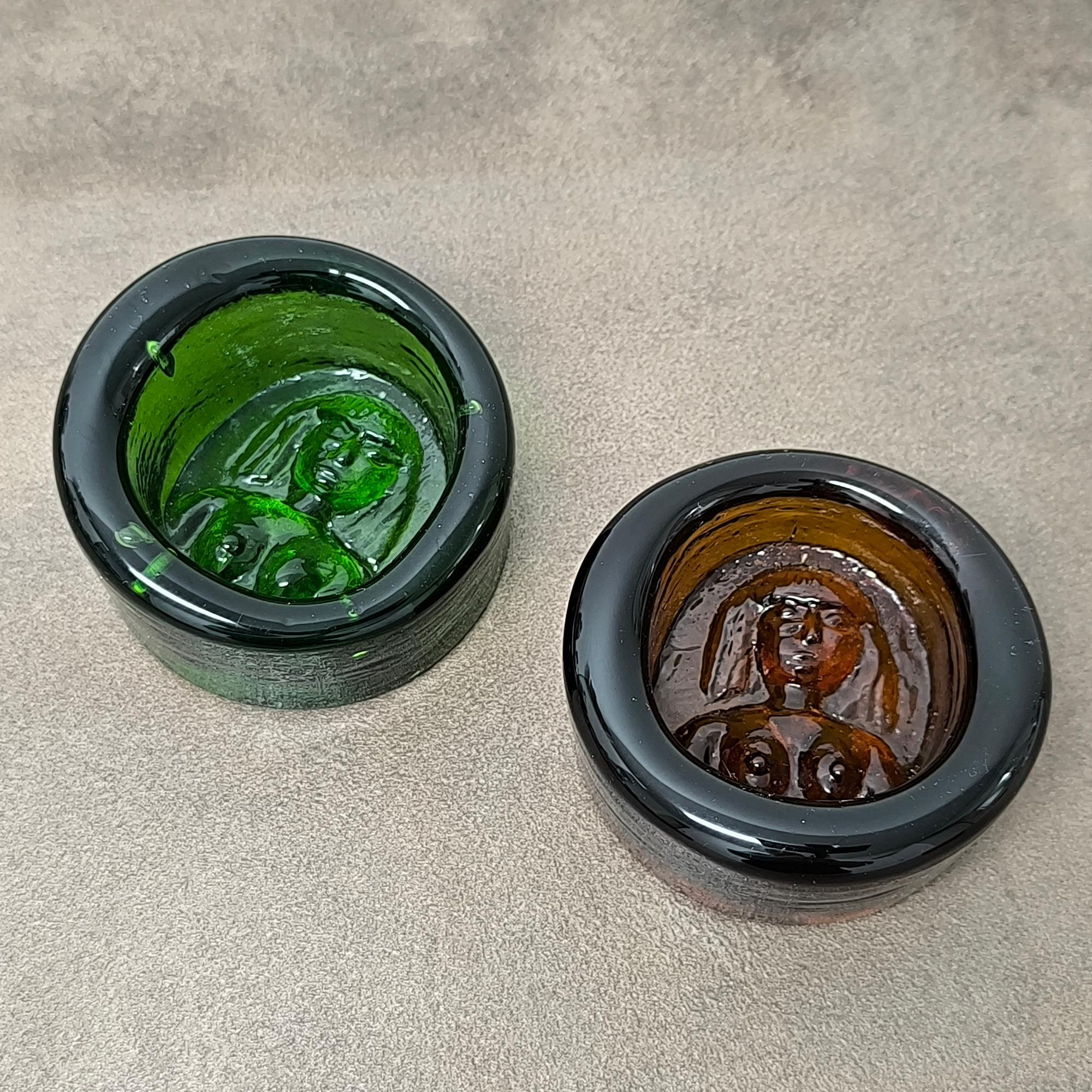 Mid-Century moderno Medaglioni in vetro artistico di Erik Höglund - Posacenere o fermacarte scultorei, Svezia in vendita