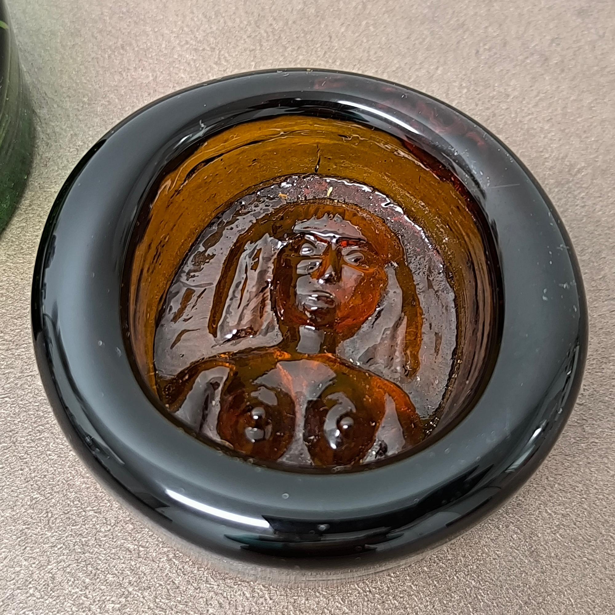 Svedese Medaglioni in vetro artistico di Erik Höglund - Posacenere o fermacarte scultorei, Svezia in vendita