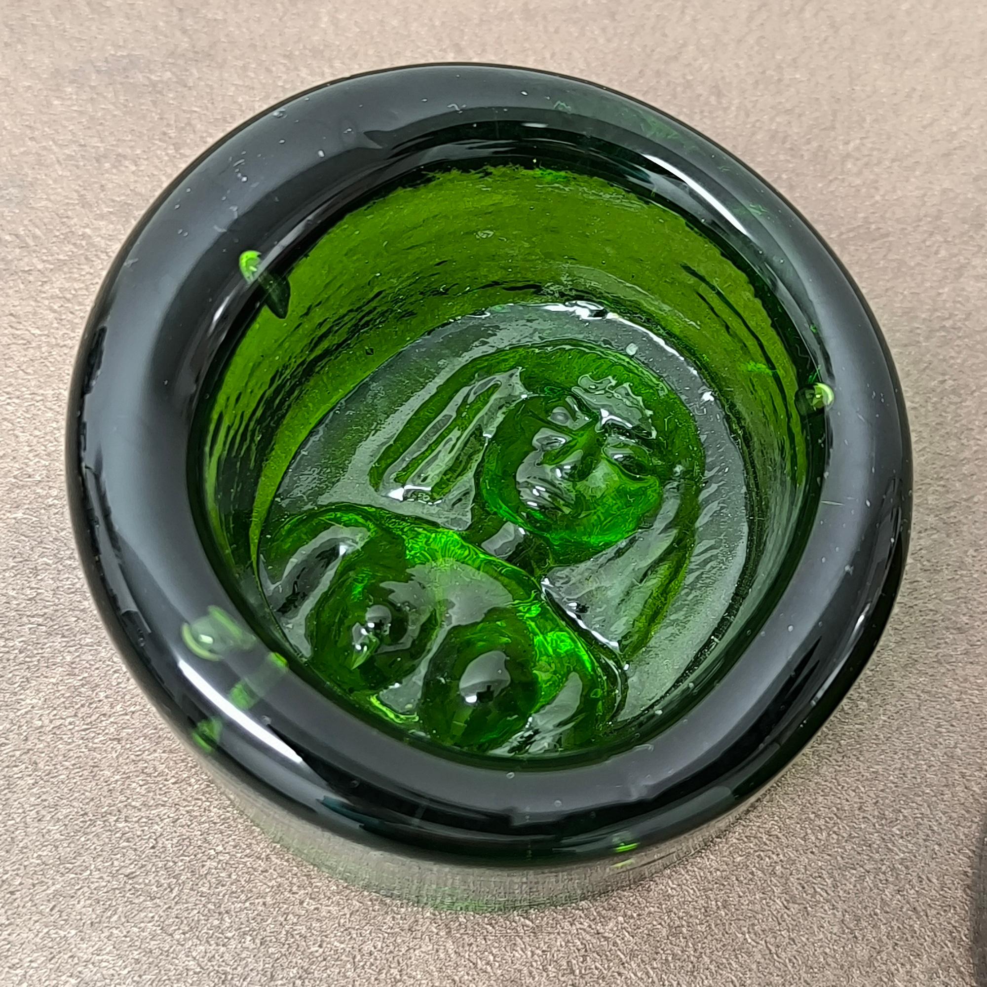 Fatto a mano Medaglioni in vetro artistico di Erik Höglund - Posacenere o fermacarte scultorei, Svezia in vendita