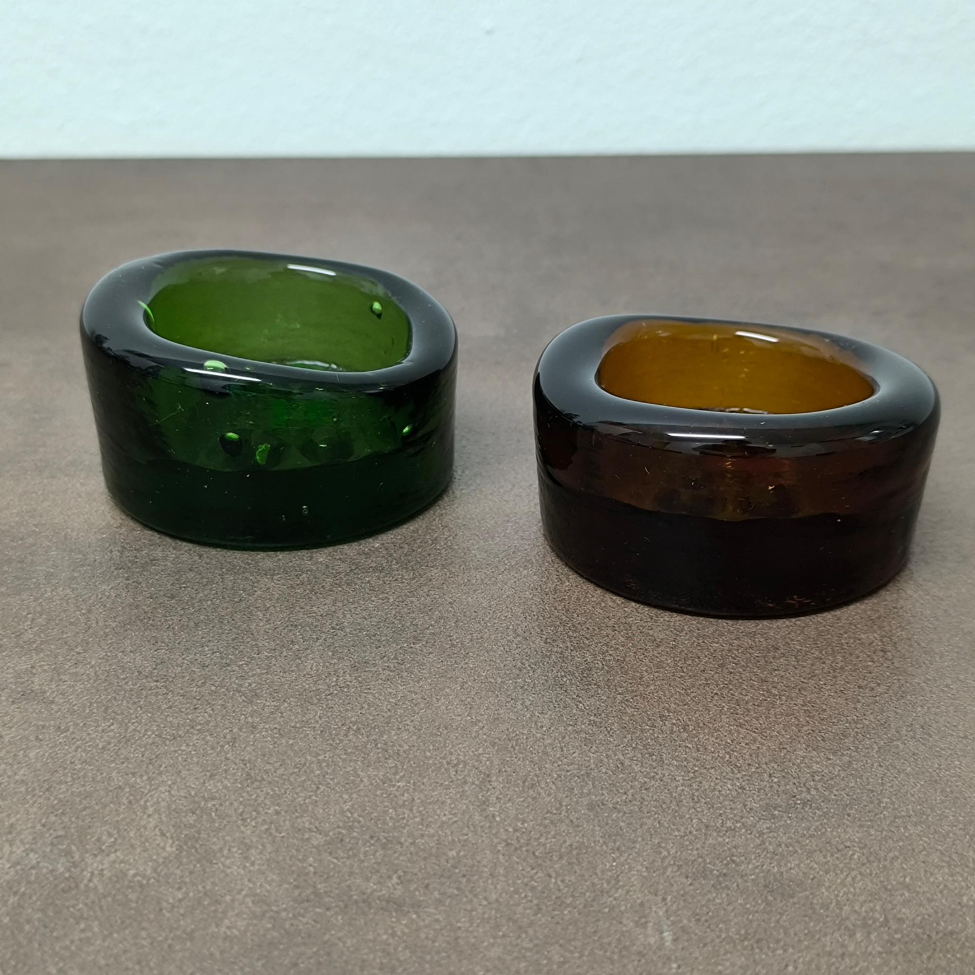 Medaglioni in vetro artistico di Erik Höglund - Posacenere o fermacarte scultorei, Svezia In condizioni ottime in vendita a Bochum, NRW