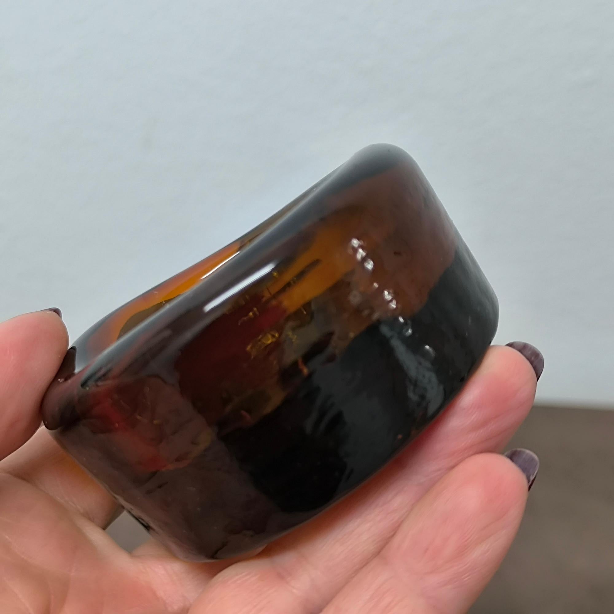 Vetro artistico Medaglioni in vetro artistico di Erik Höglund - Posacenere o fermacarte scultorei, Svezia in vendita