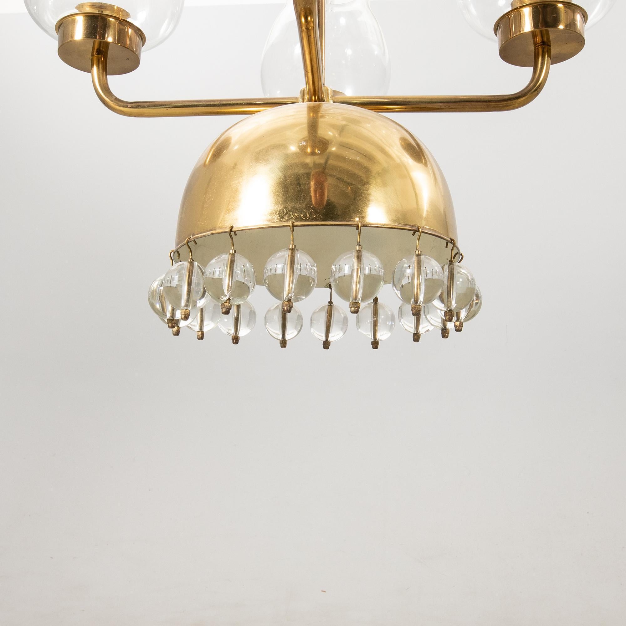 Mid-Century Modern Lustre Erik Höglund Laiton et verre Suède 1960 en vente
